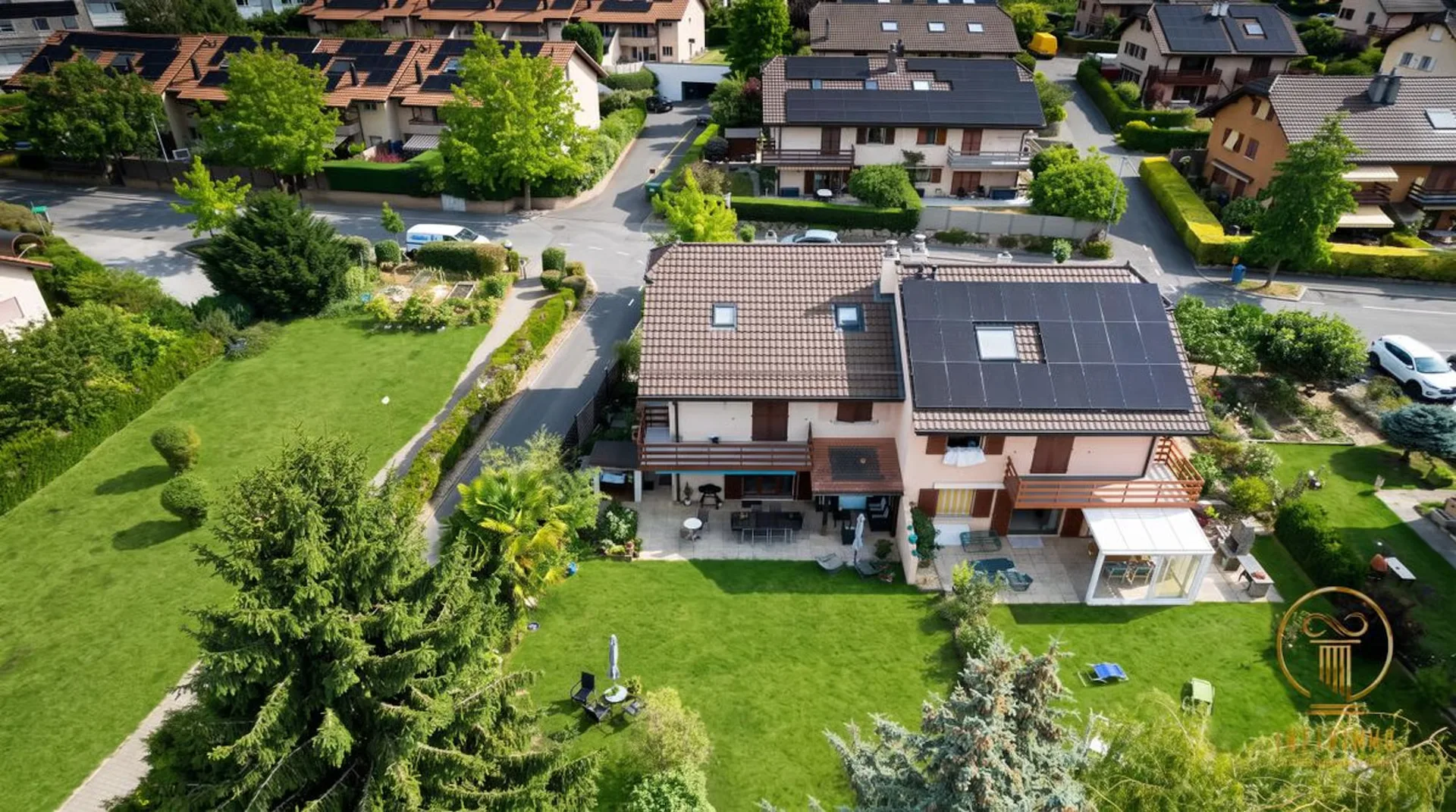 RENENS - Reihenhaus mit 5.5 Zimmern und großem Garten. Nicht in einer PPE eingetragen.