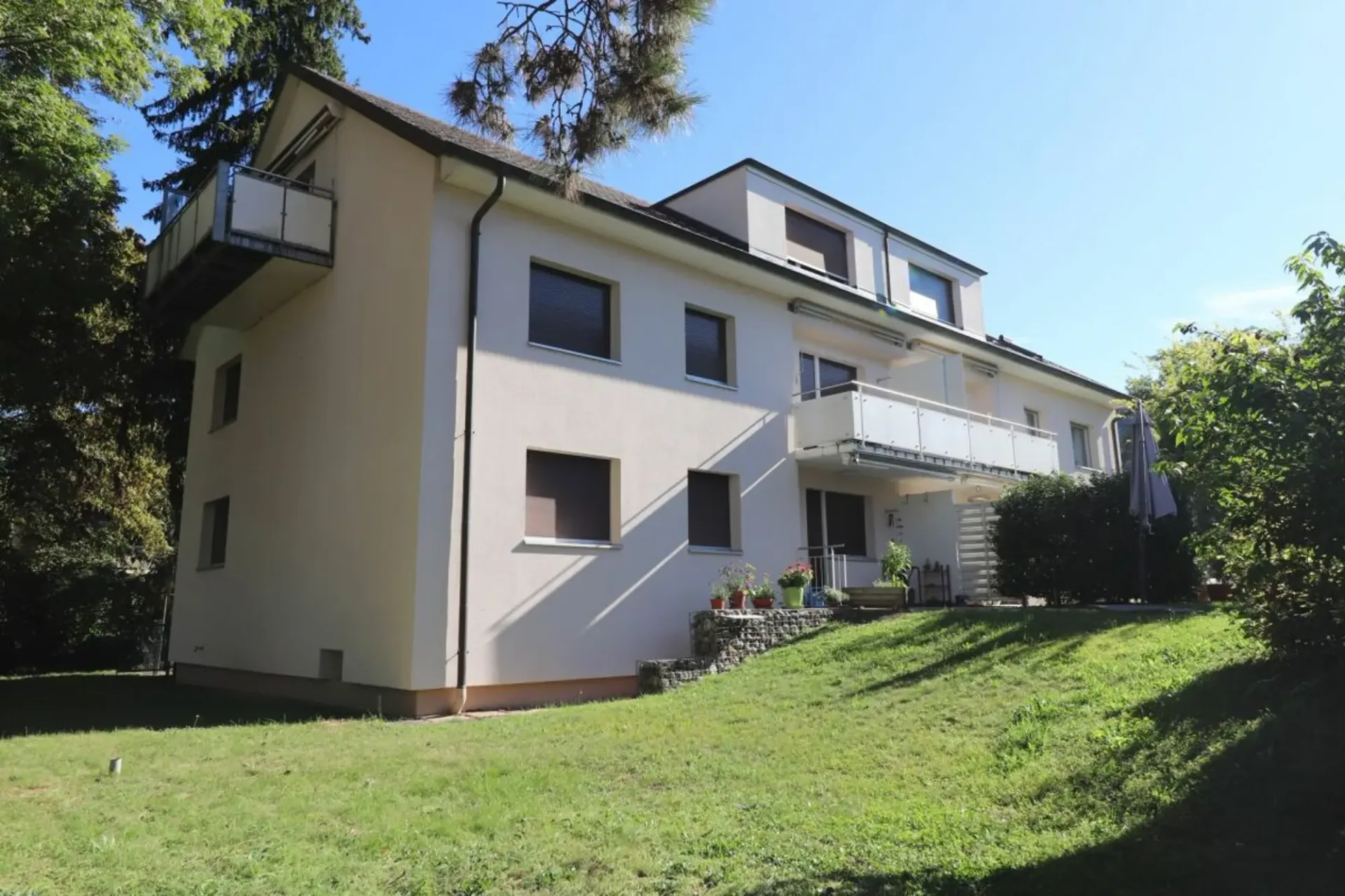 Nähe Wenkenpark an ruhiger Lage - gemütliche 4-Zimmerwohnung mit Gartensitzplatz