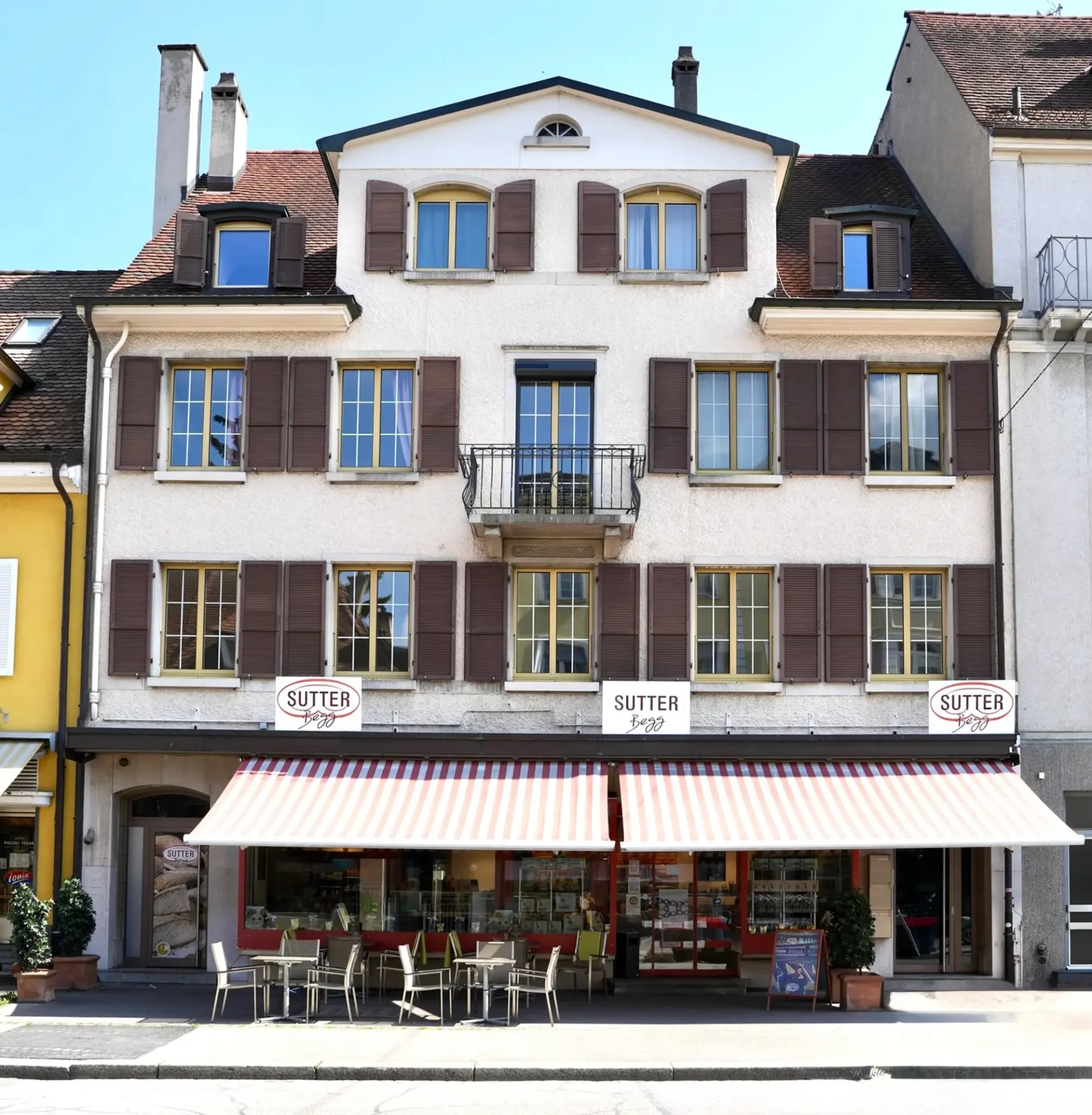Mehrfamilienhaus mit Ladenlokal und Gewerbeflächen
