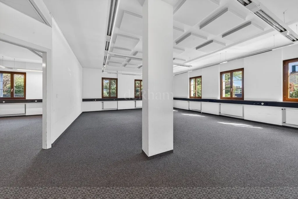 Surface de bureaux louer au centre de Saint-Sulpice
