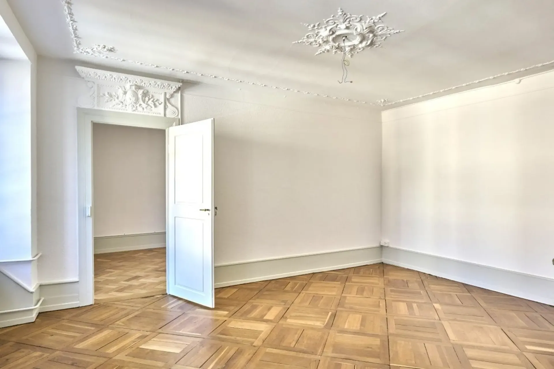 teilsaniertes Altstadtbijou / 2. Stock mit Lift