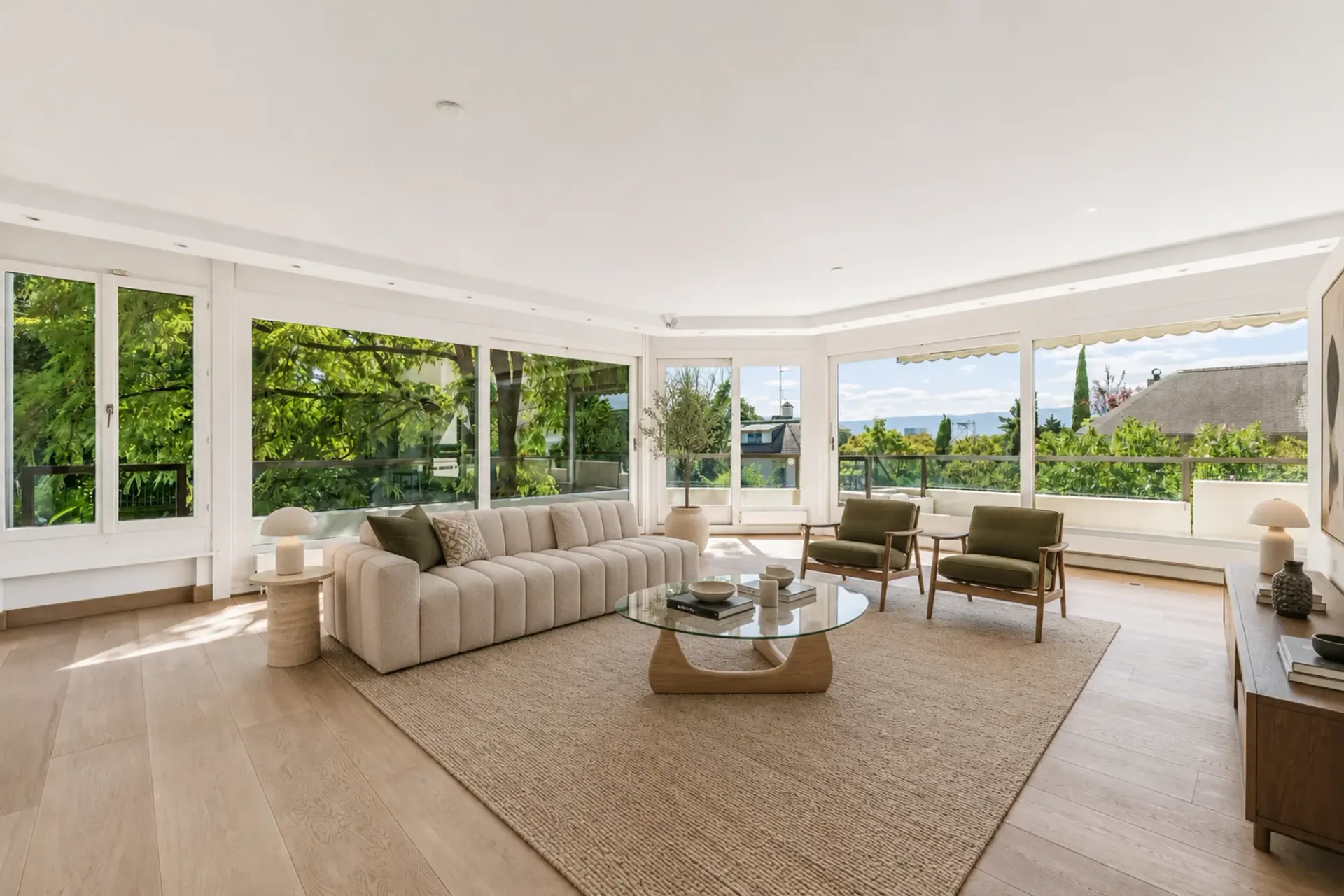 Rare appartement en duplex avec jardin privatif au coeur de Champel