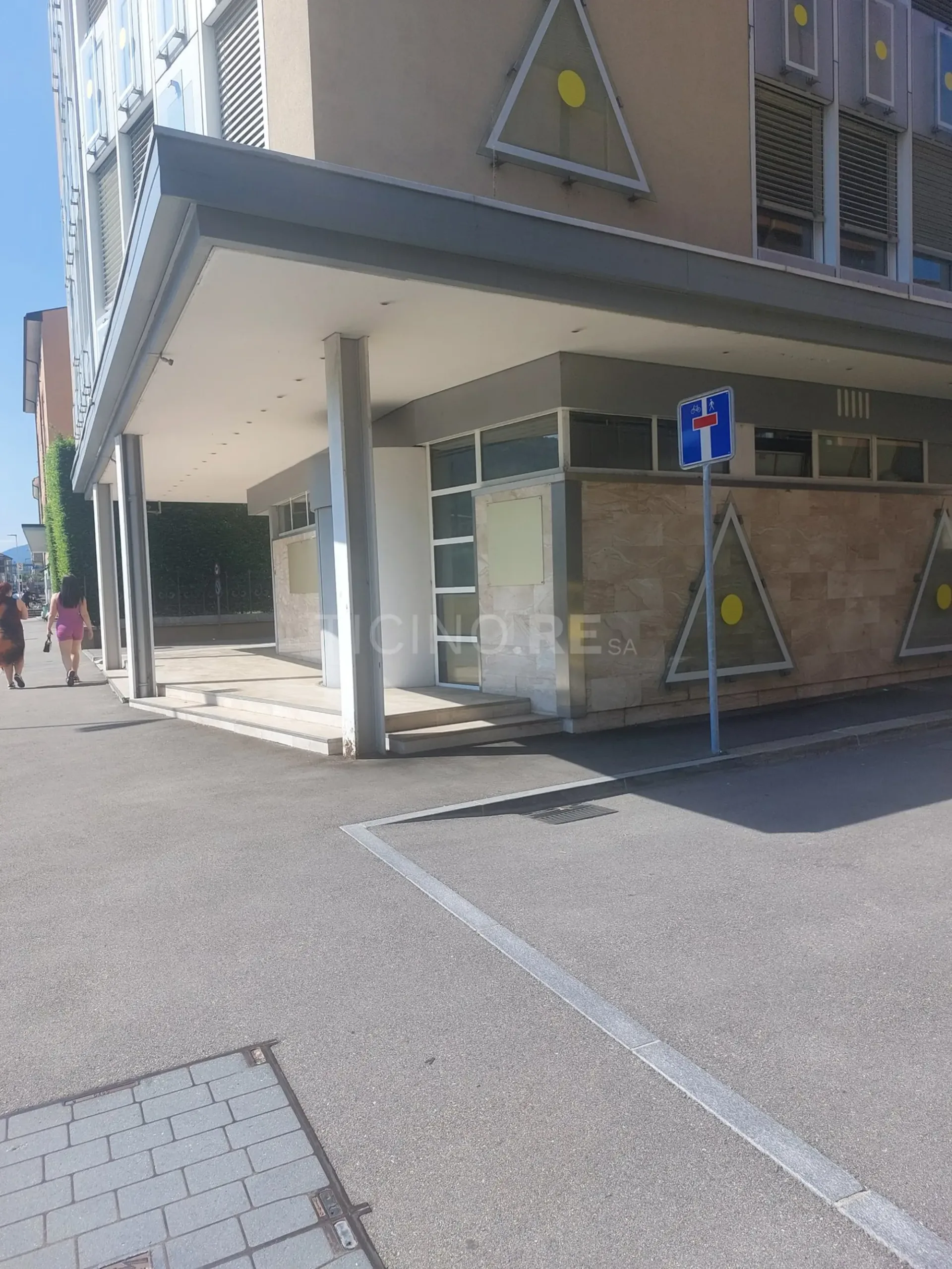 OPPORTUNITÀ D'INVESTIMENTO a Chiasso – Edificio commerciale