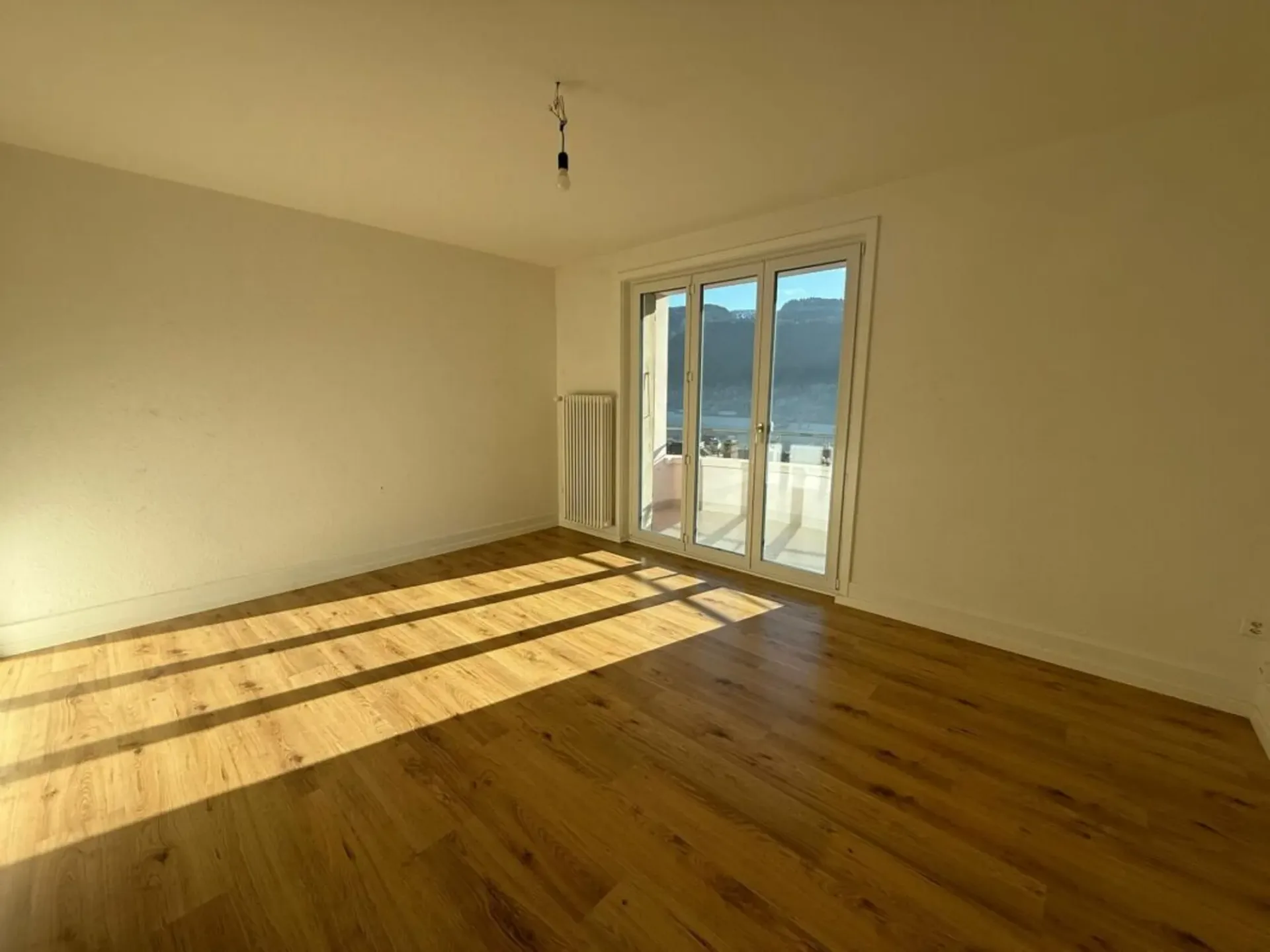 Sankt-Imier, schönes 2.5-Zimmer-Apartment mit Balkon
