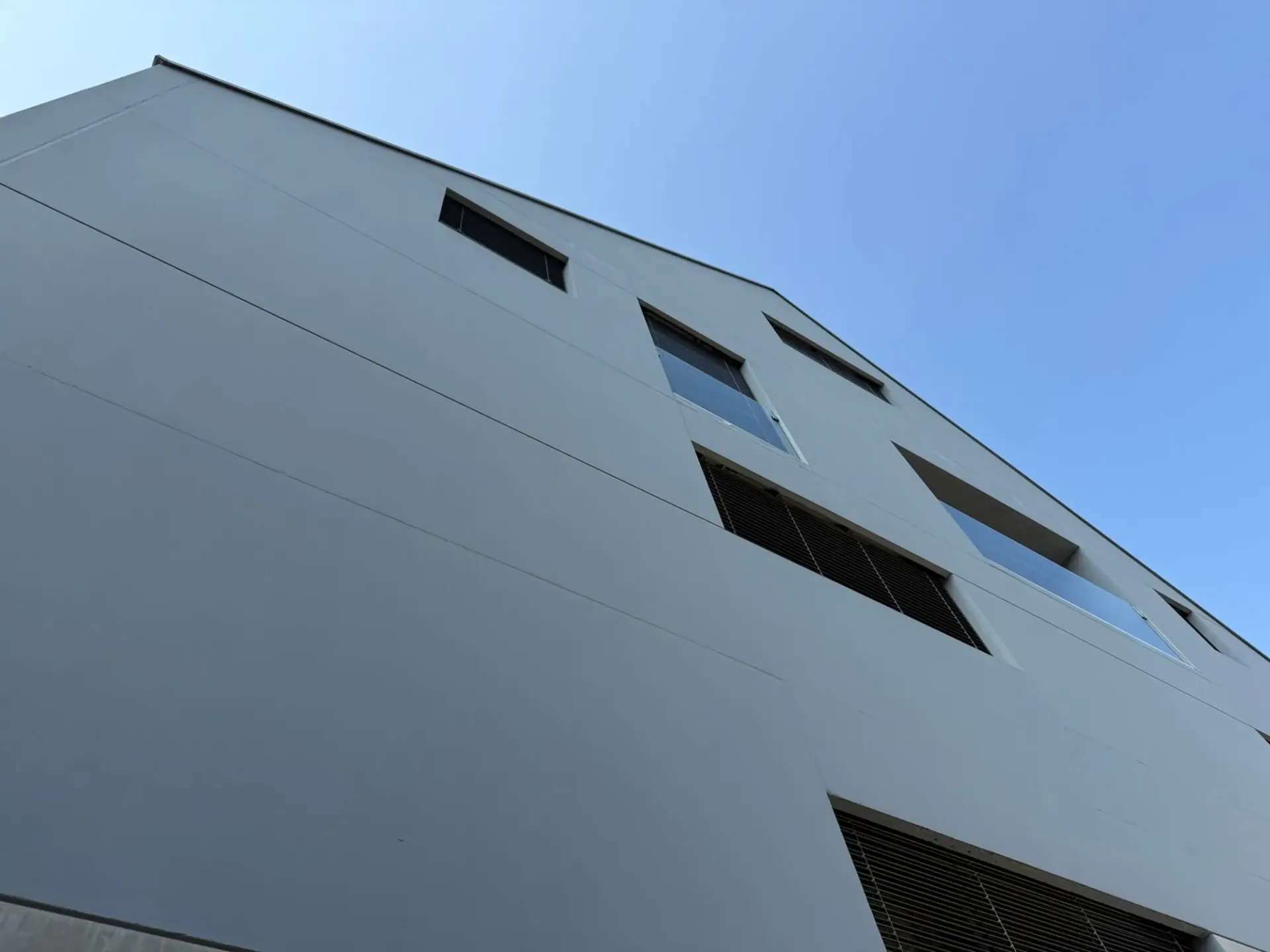 Modernes Mehrfamilienhaus in Münchwilen – 11 Wohnungen, Minergie-Standard