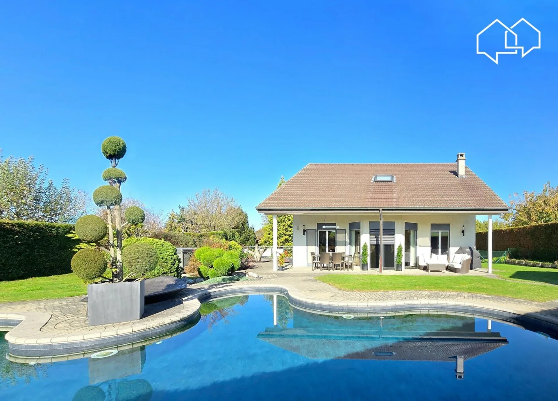 Villa individuelle de 6.5pces avec piscine dans un cadre idyillique