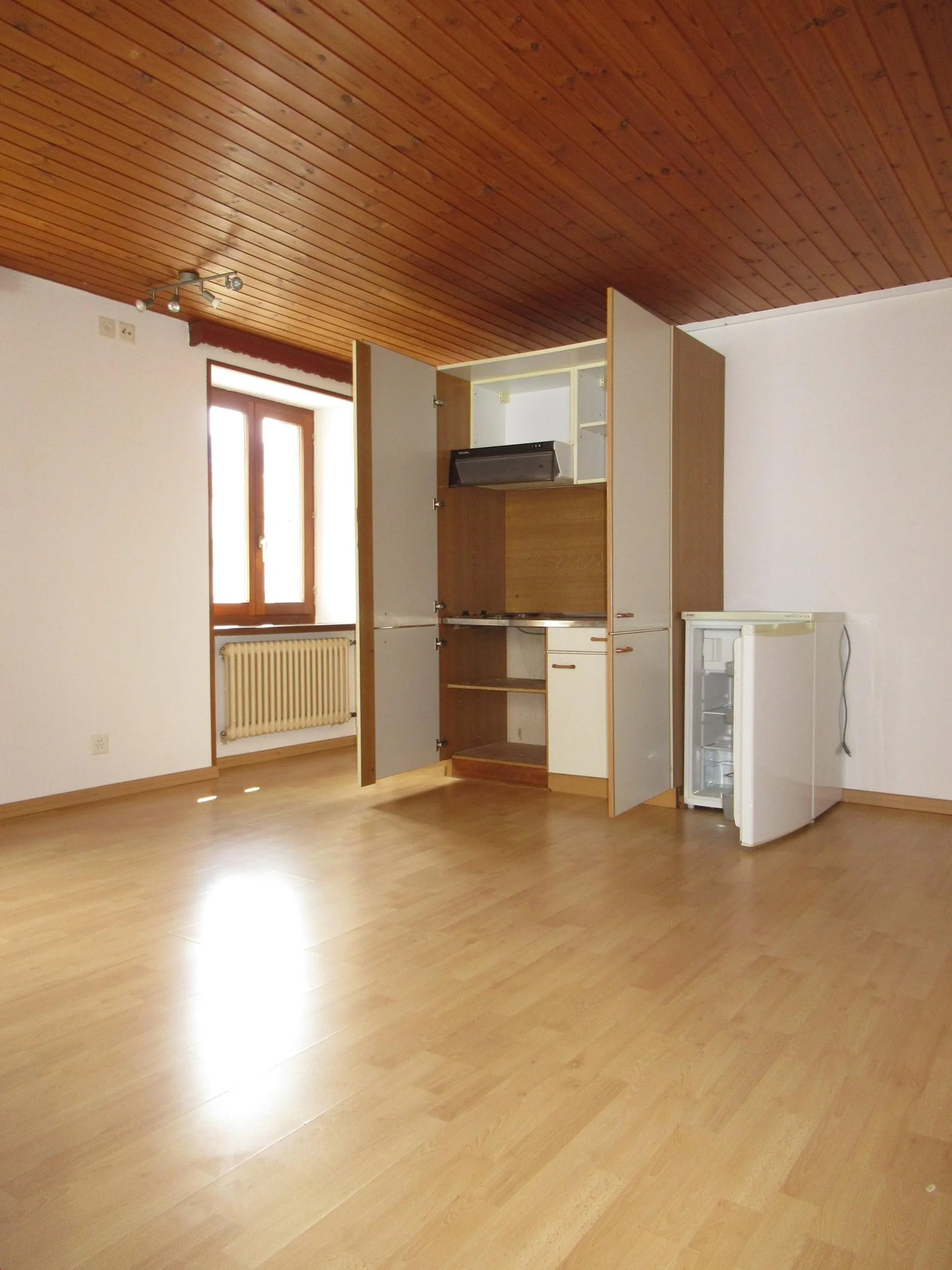Helles 1-Zimmer-Apartement - Nahe öffentliche Verkehrsmittel