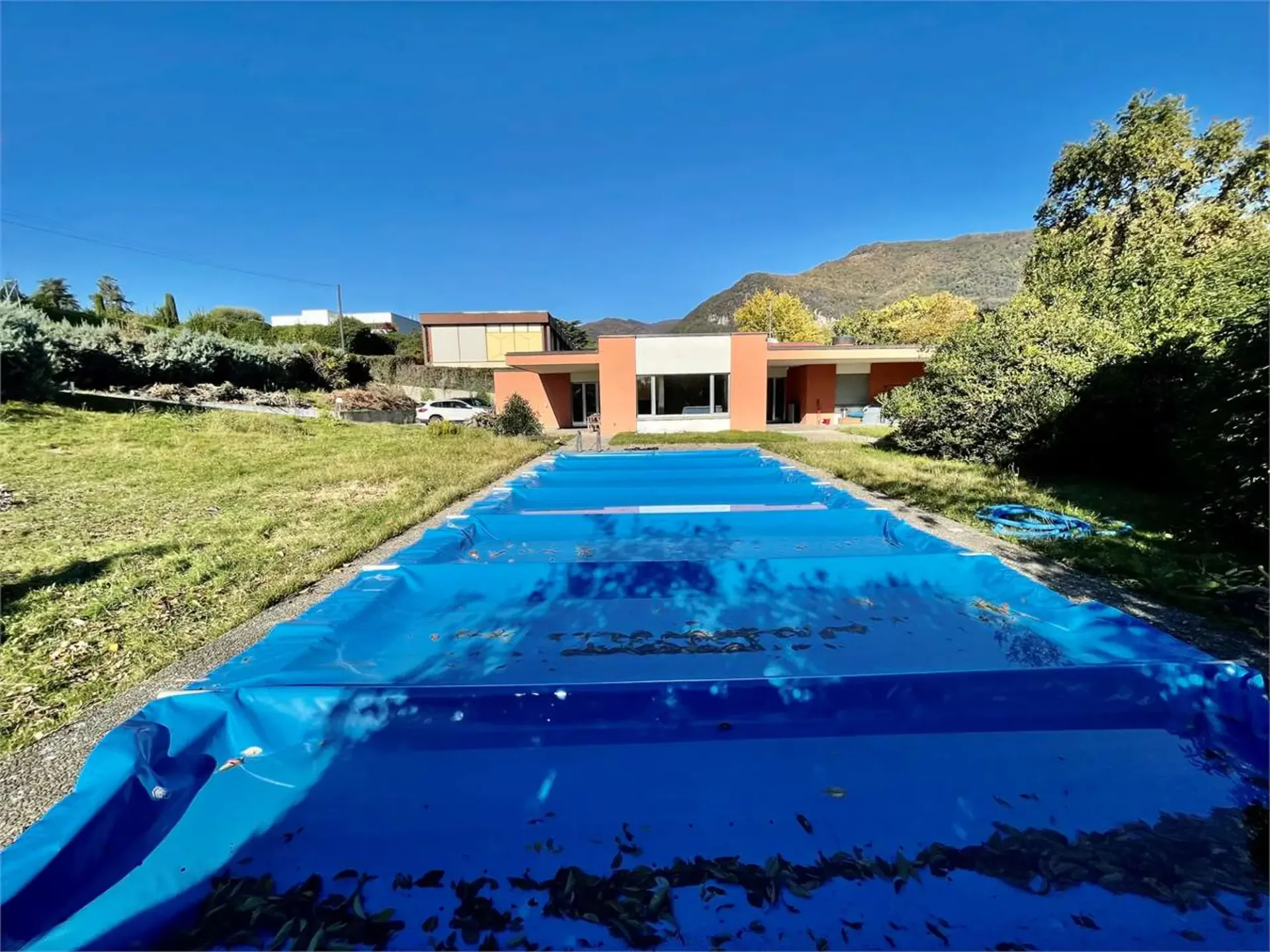Villa mit großem Garten und großem Pool - Coldrerio