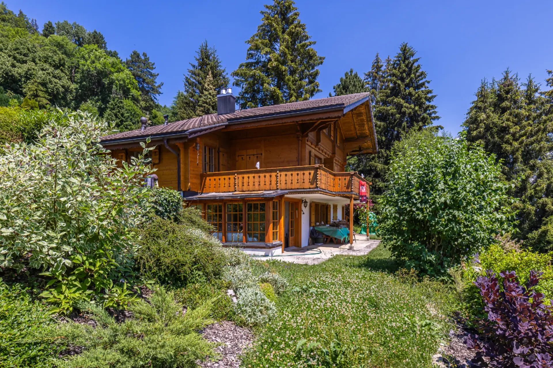 Chalet de caractère : un cadre naturel et une vue imprenable