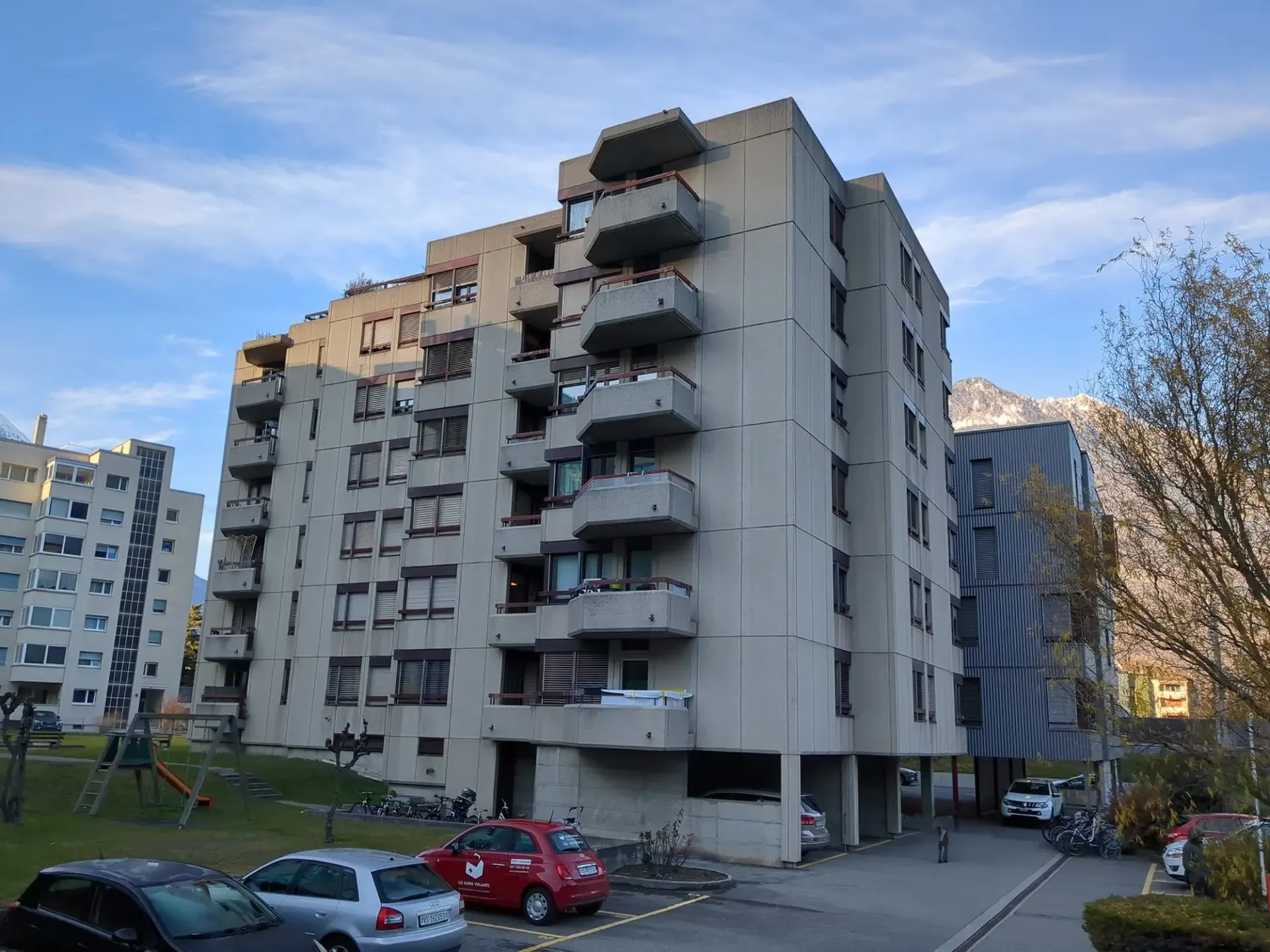 À louer ! Places de parc intérieures ou couvertes, proche de la gare, à Martigny !