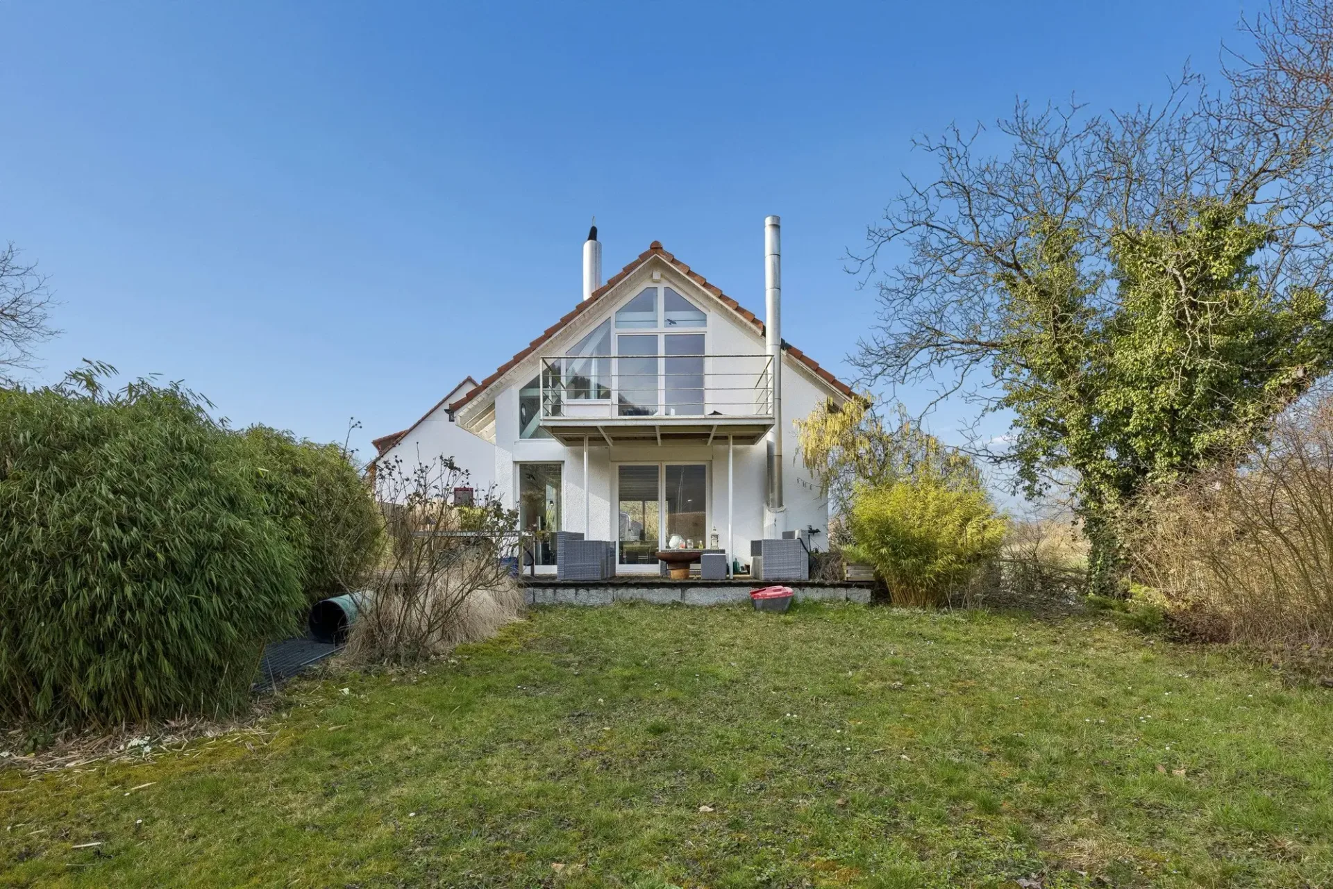 La tua nuova casa: situata in una zona tranquilla, spaziosa e piena di possibilità!