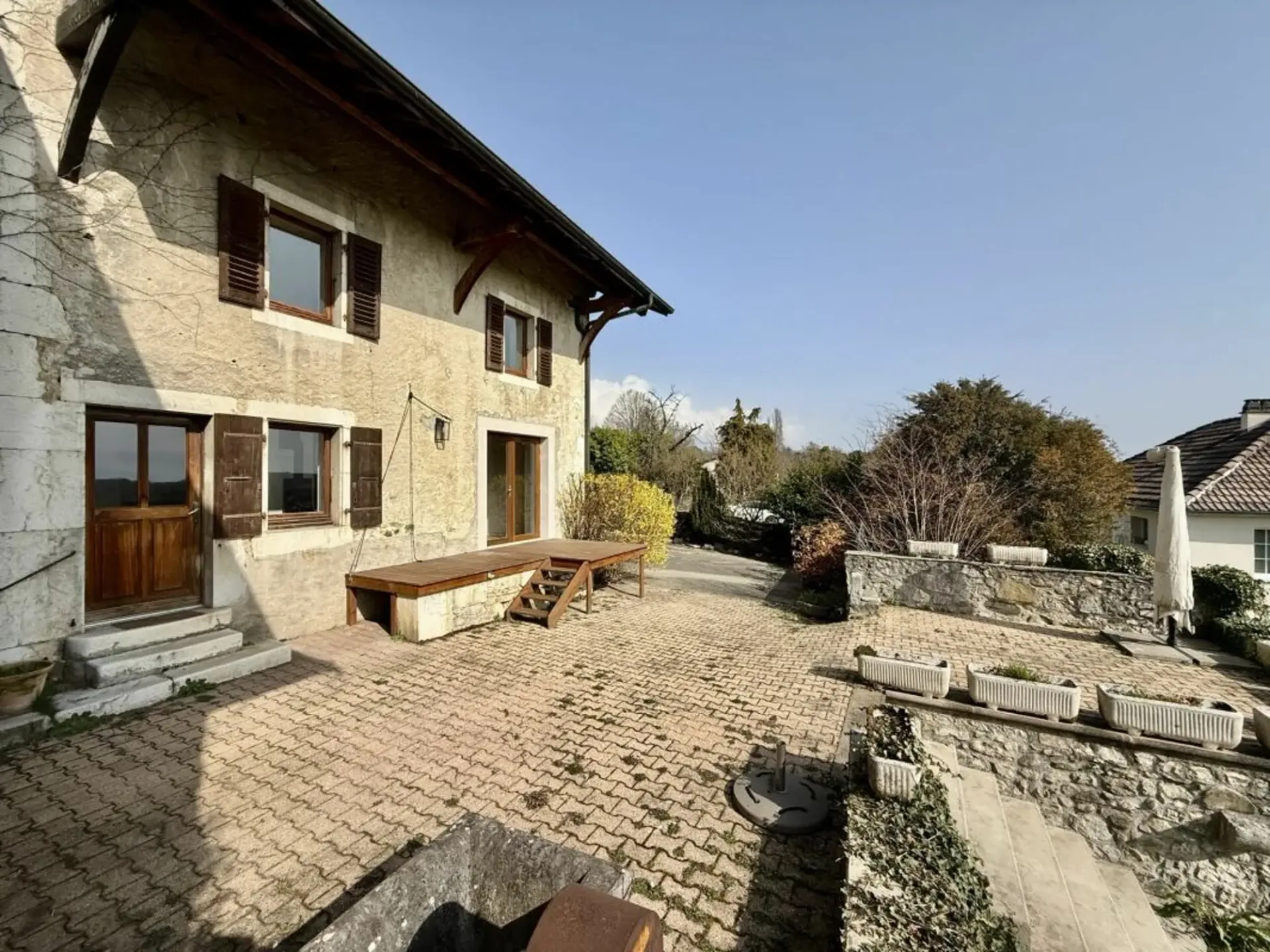 Corpo di fattoria ristrutturato con gusto di 7 pezzi