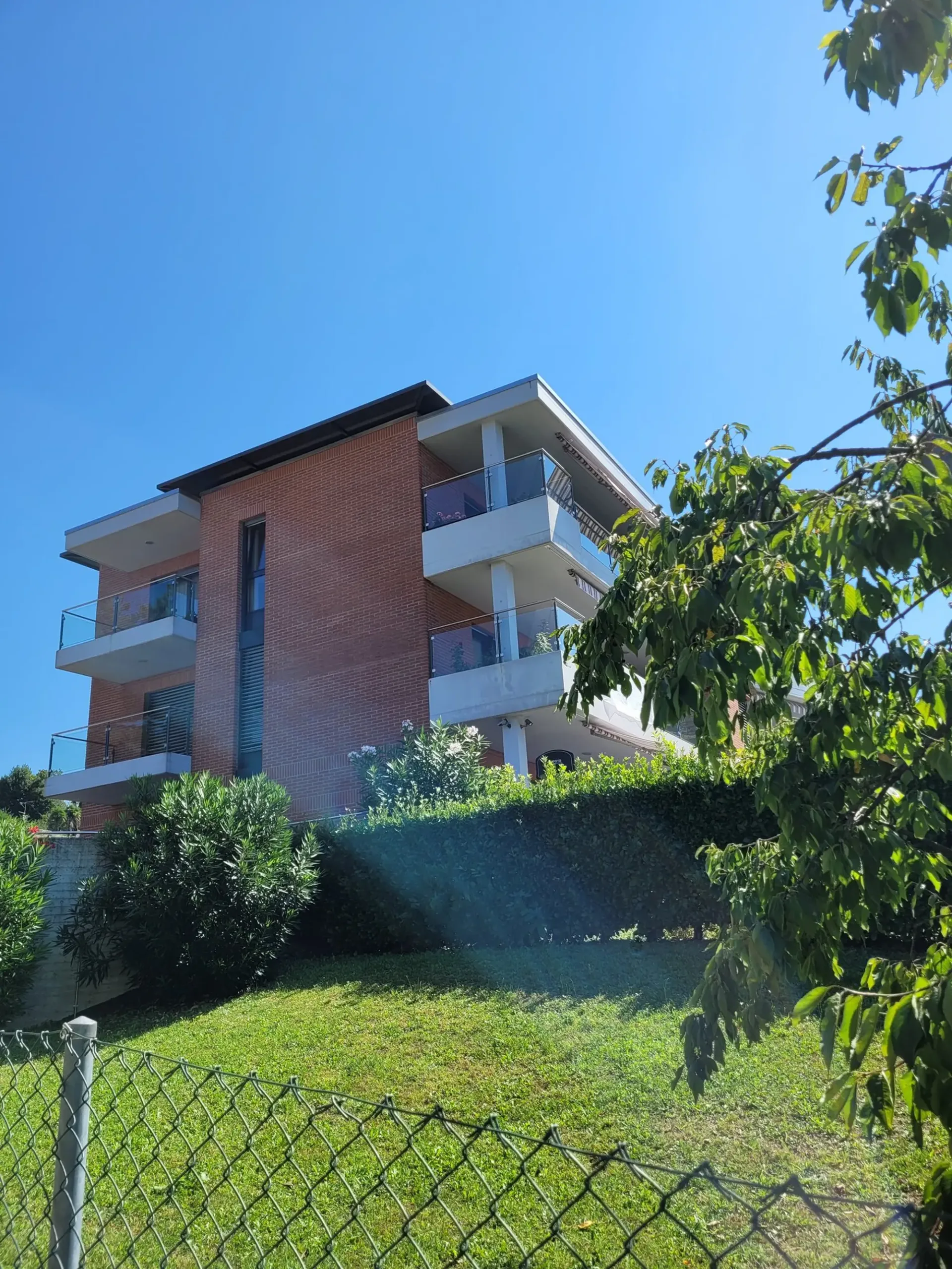 Helles 4.5-Zimmer-Apartment mit Balkon in Mendrisio