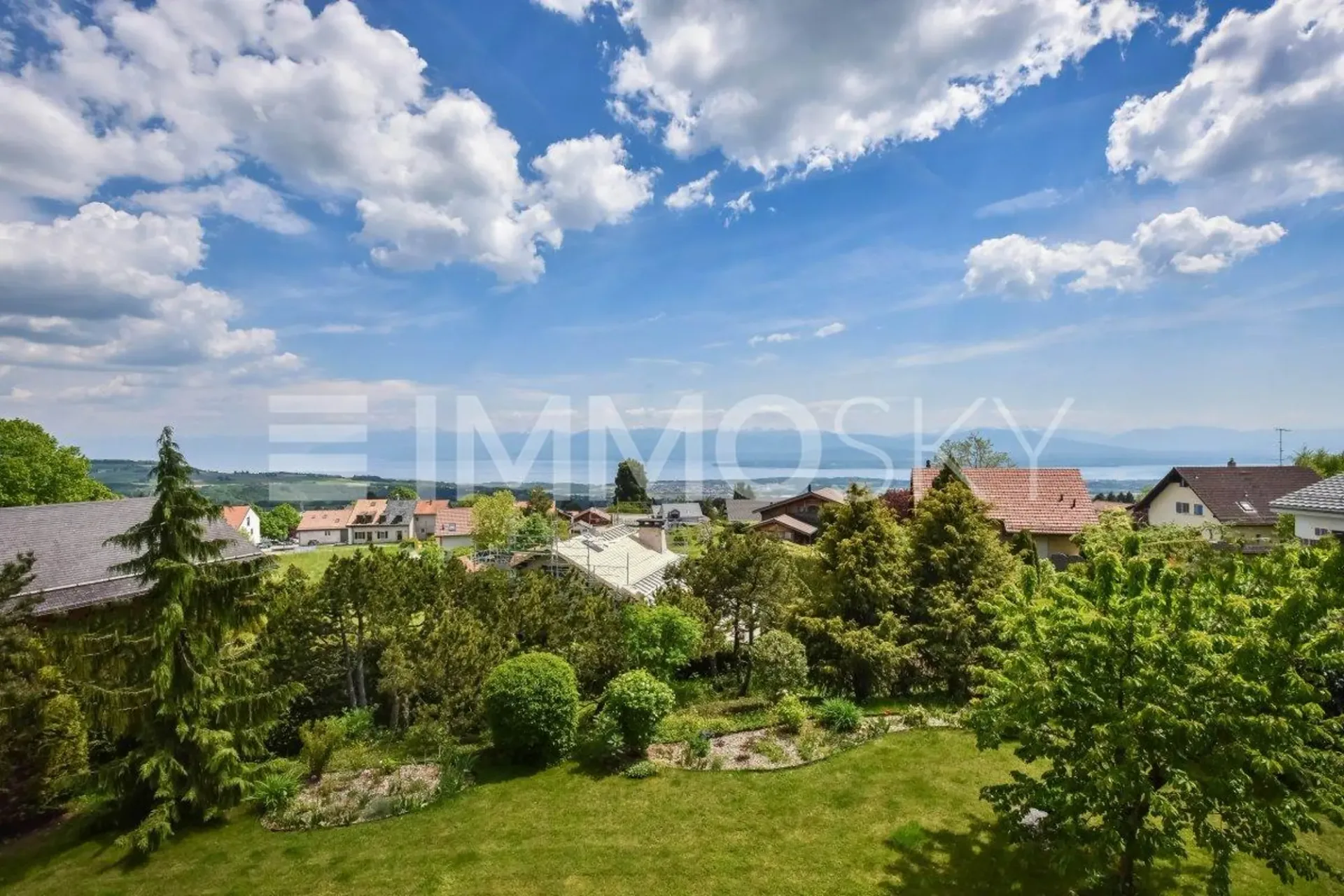 Ausnahmehaus mit Blick und Ruhe im Herzen von Arzier