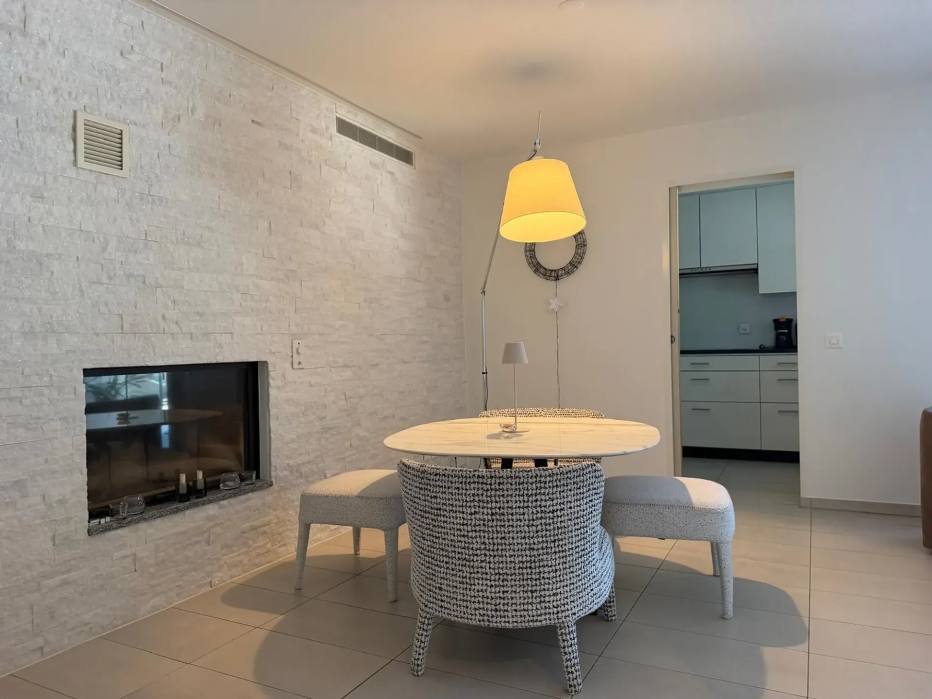 Elegant 4-room apartment with lake view in the heart of Ascona