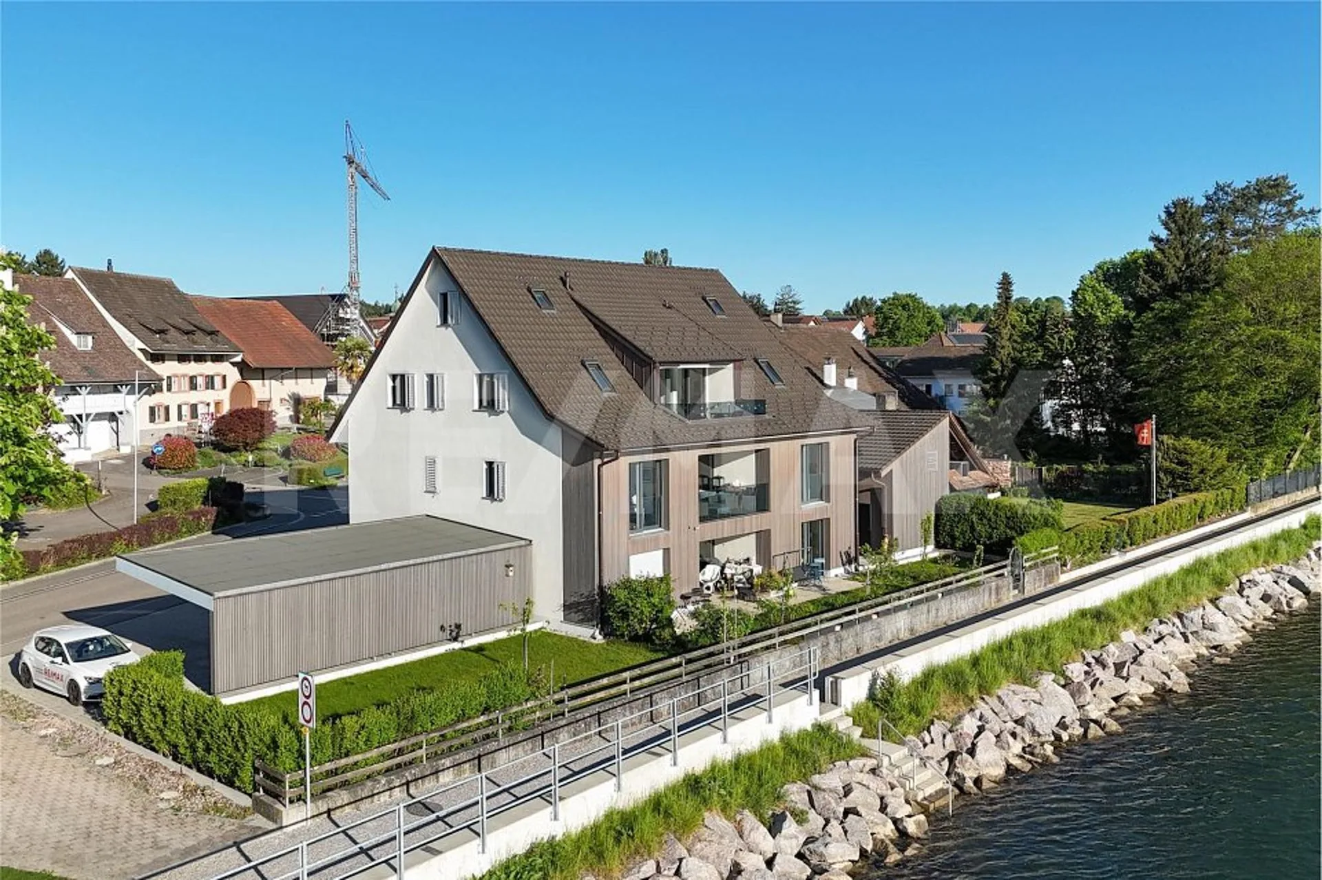 Rheinblick - Feeling wie in den Ferien - 4.5-Zimmer-Maisonette-Wohnung in Wallbach zu verkaufen