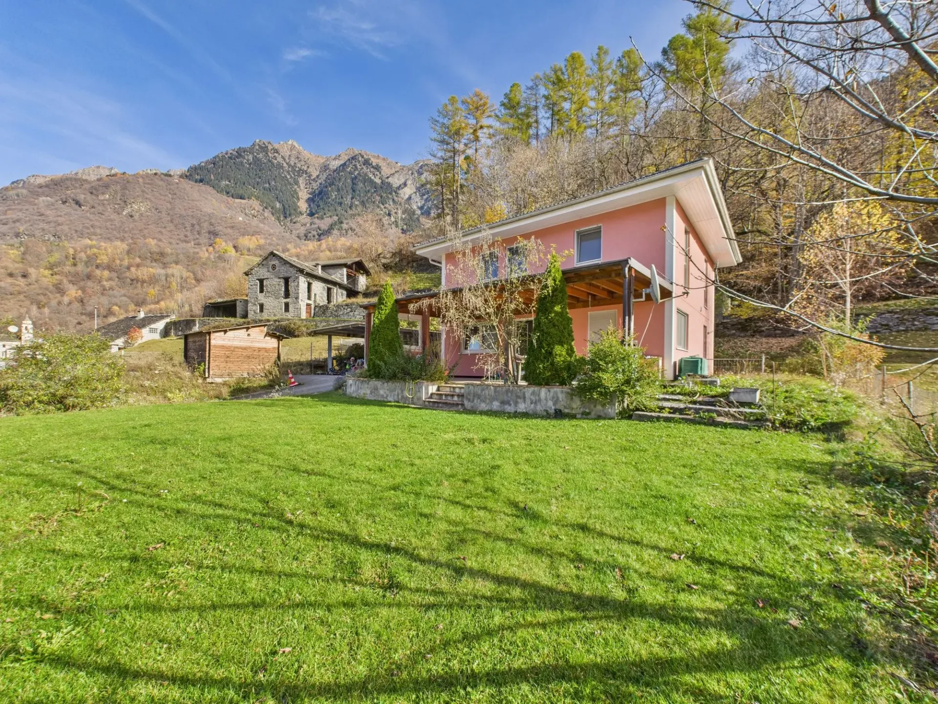 Faszinierendes Landhaus in Blenio - modernes Design und großzügige Räume in malerischer Umgebung