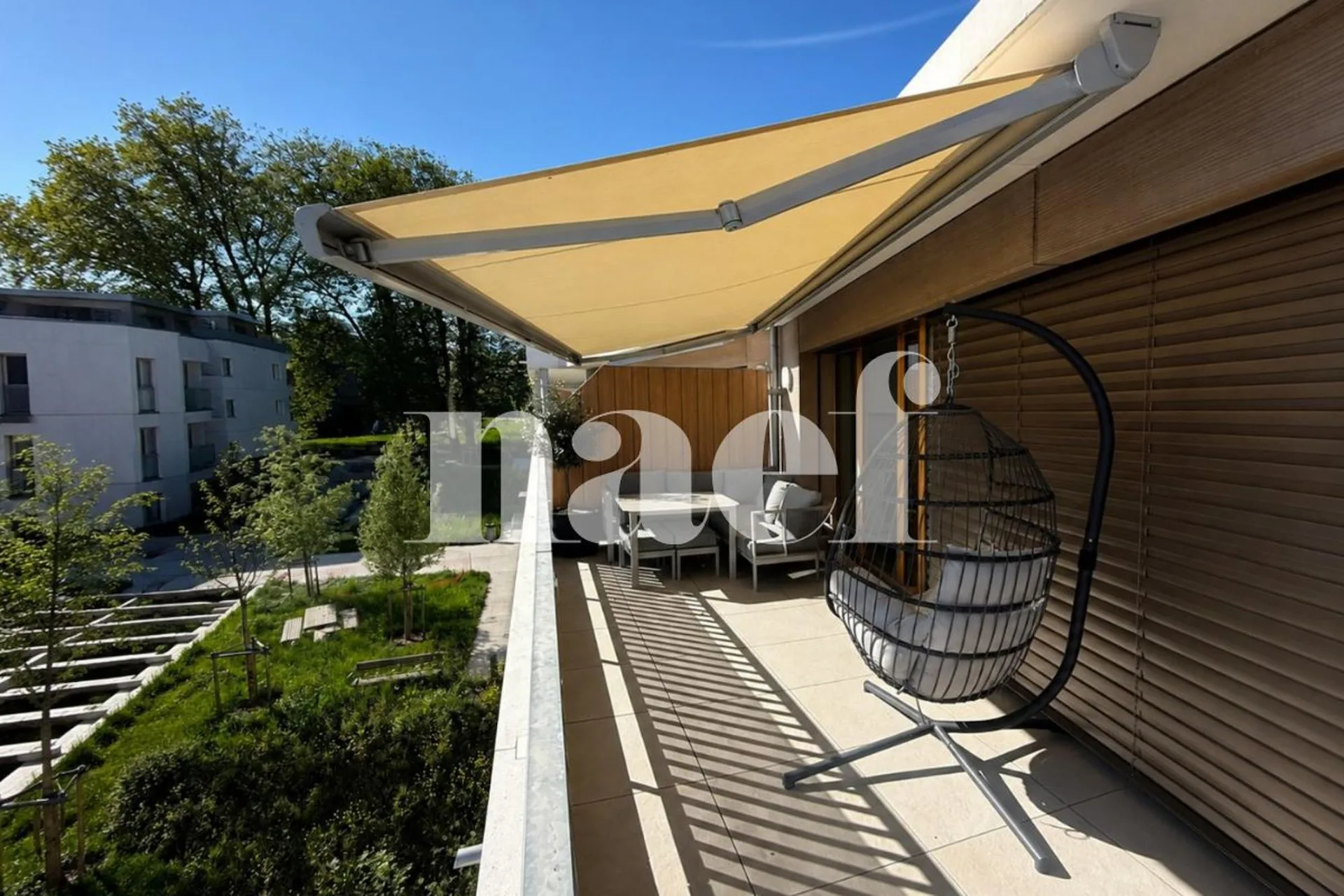Attic apartment with 3 rooms, terrace and open view