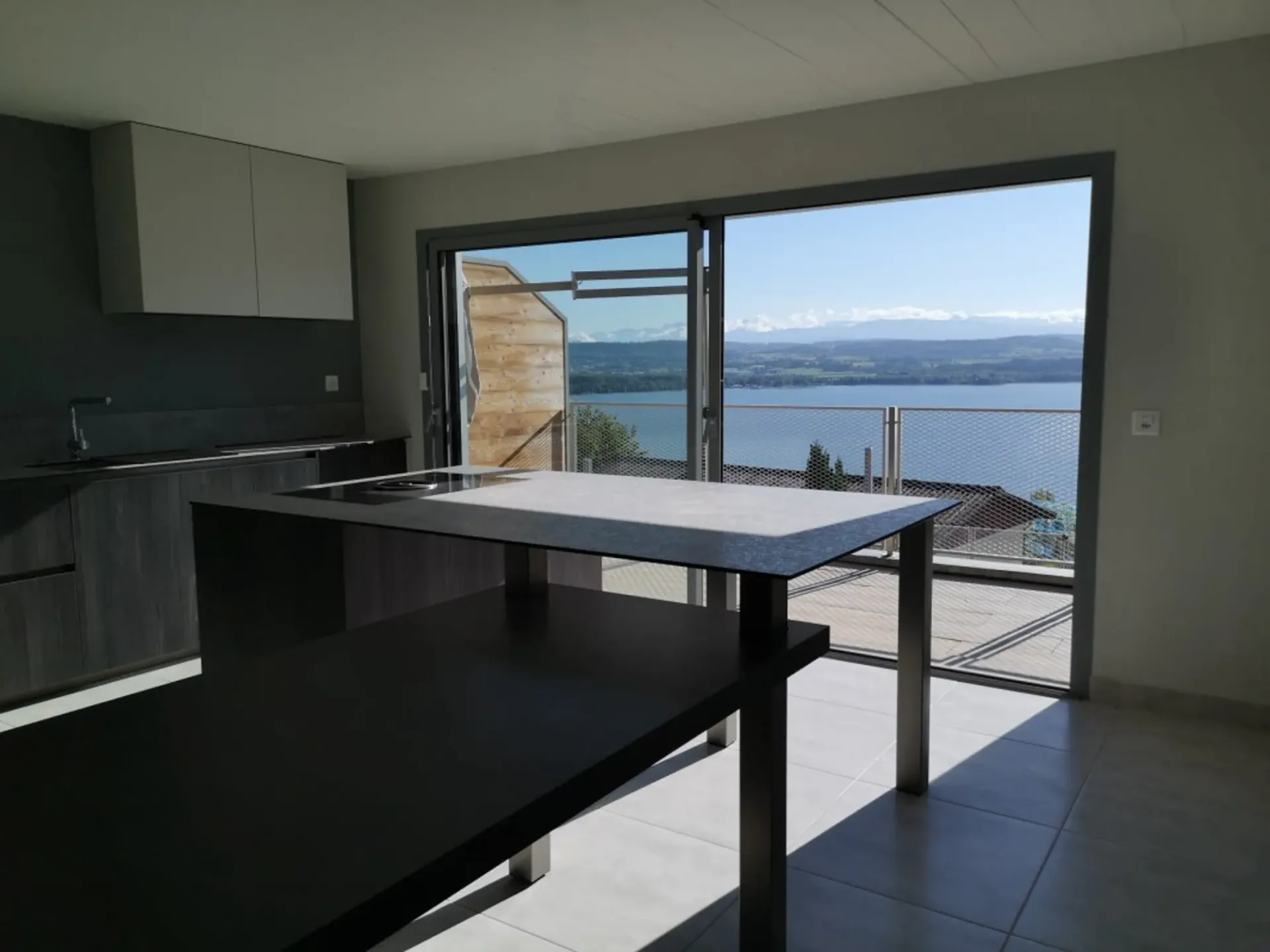 Magnifique duplex de standing avec vue imprenable sur le lac de Morat