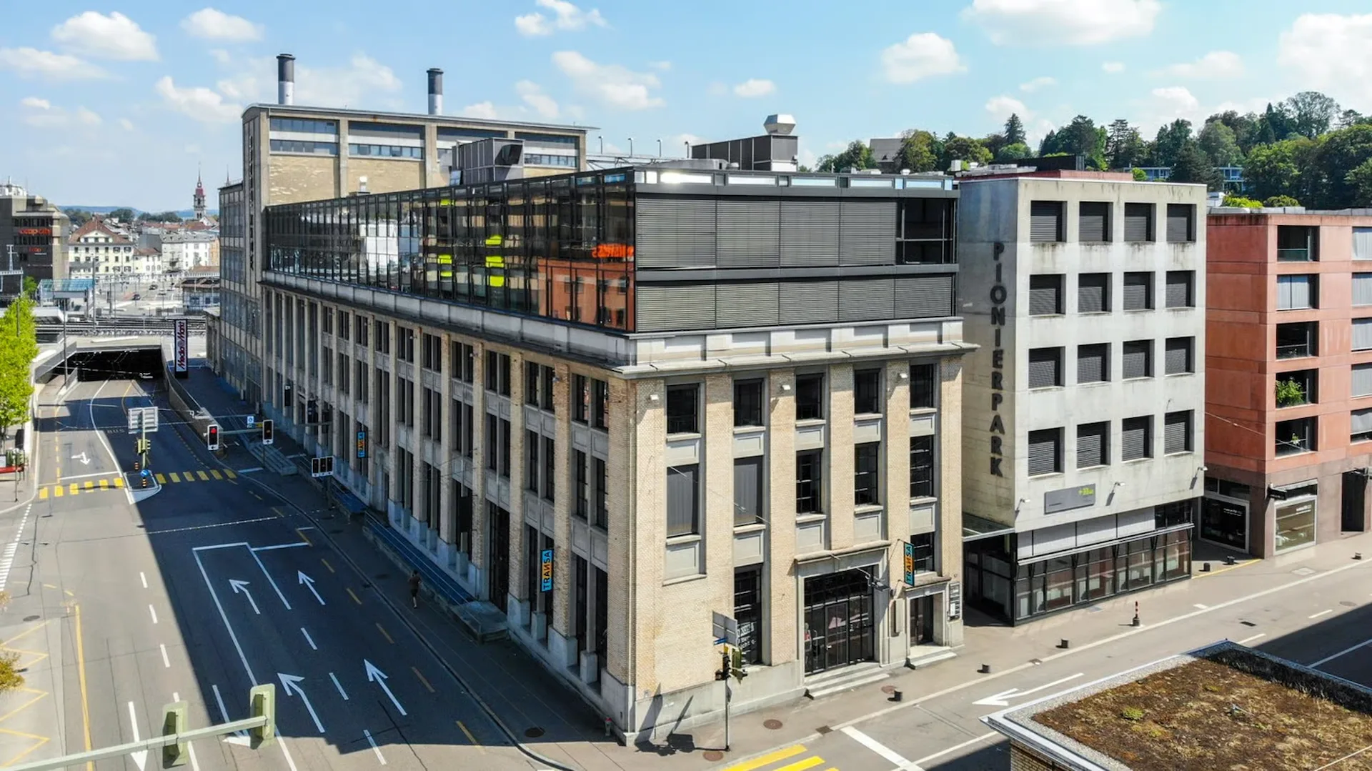 Situé au centre de la zone Sulzer : 13 m2 d'entrepôt