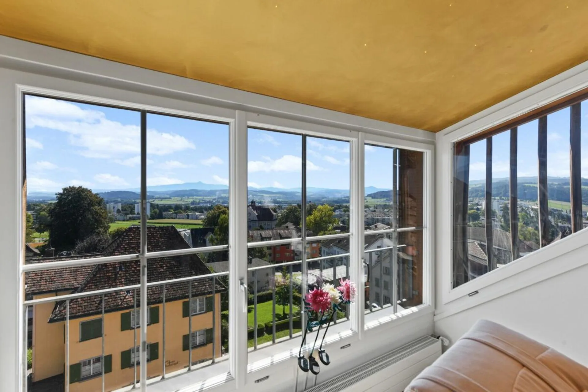 Charme trifft Weitsicht - einzigartige Maisonette-Dachwohnung im Herzen von Wil SG