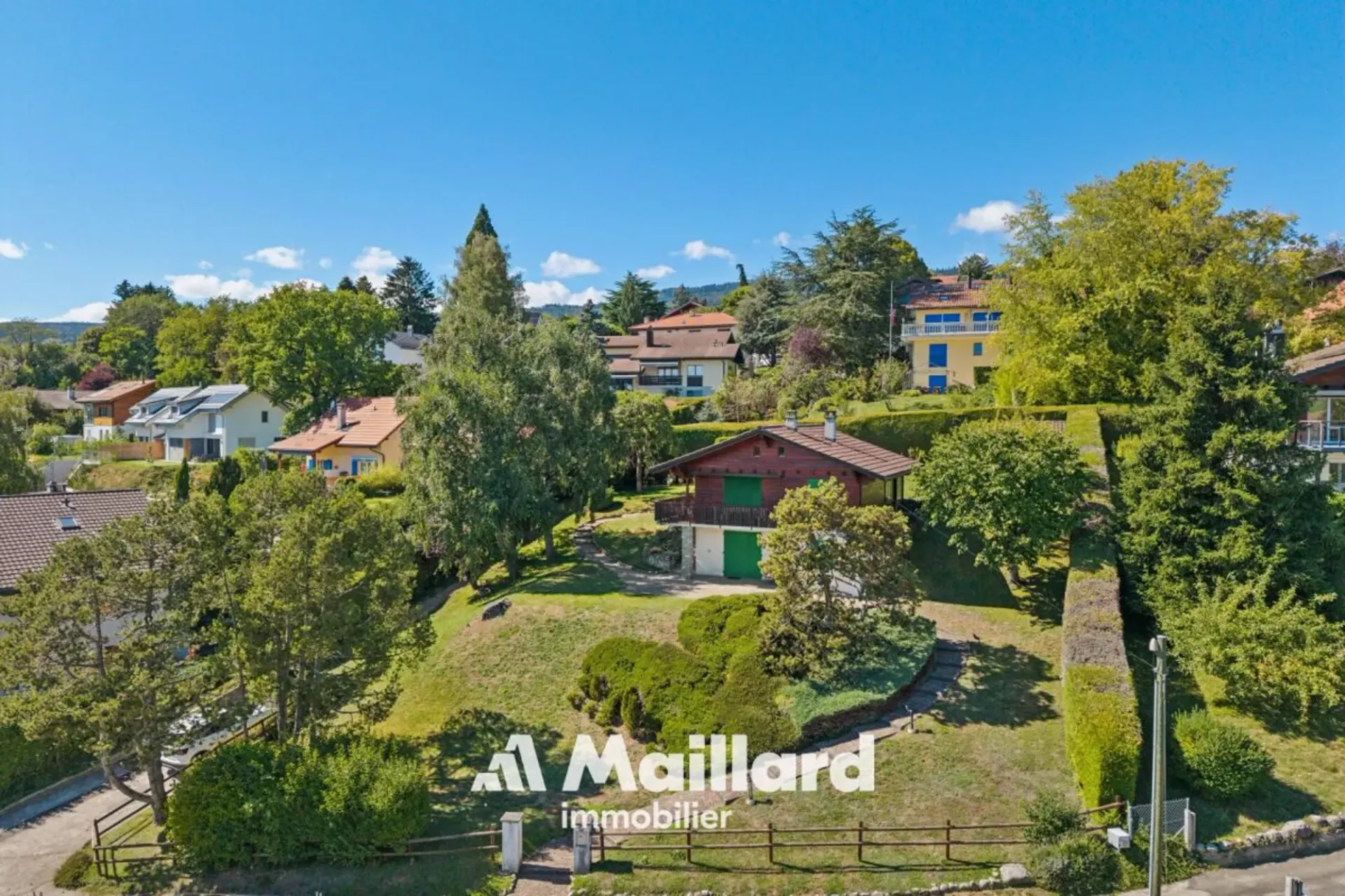 Das Vaud - Ein individuelles Chalet mit Charme auf einer wunderschönen Parzelle von 1'259 m²