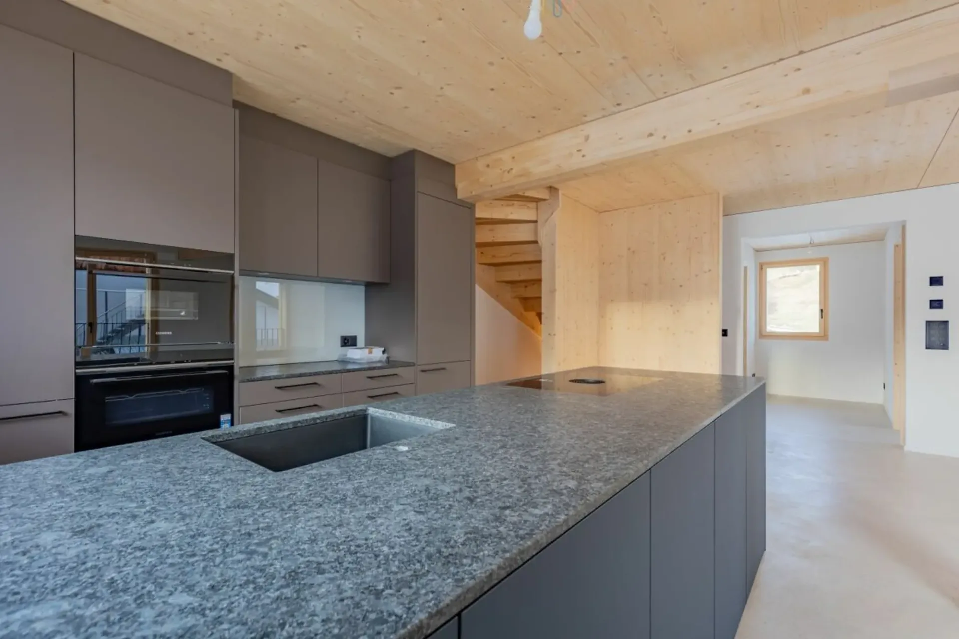 5.5-Zimmer-Doppeleinfamilienhaus als hochwertiger Erstwohnsitz (4D) in Davos Wiesen