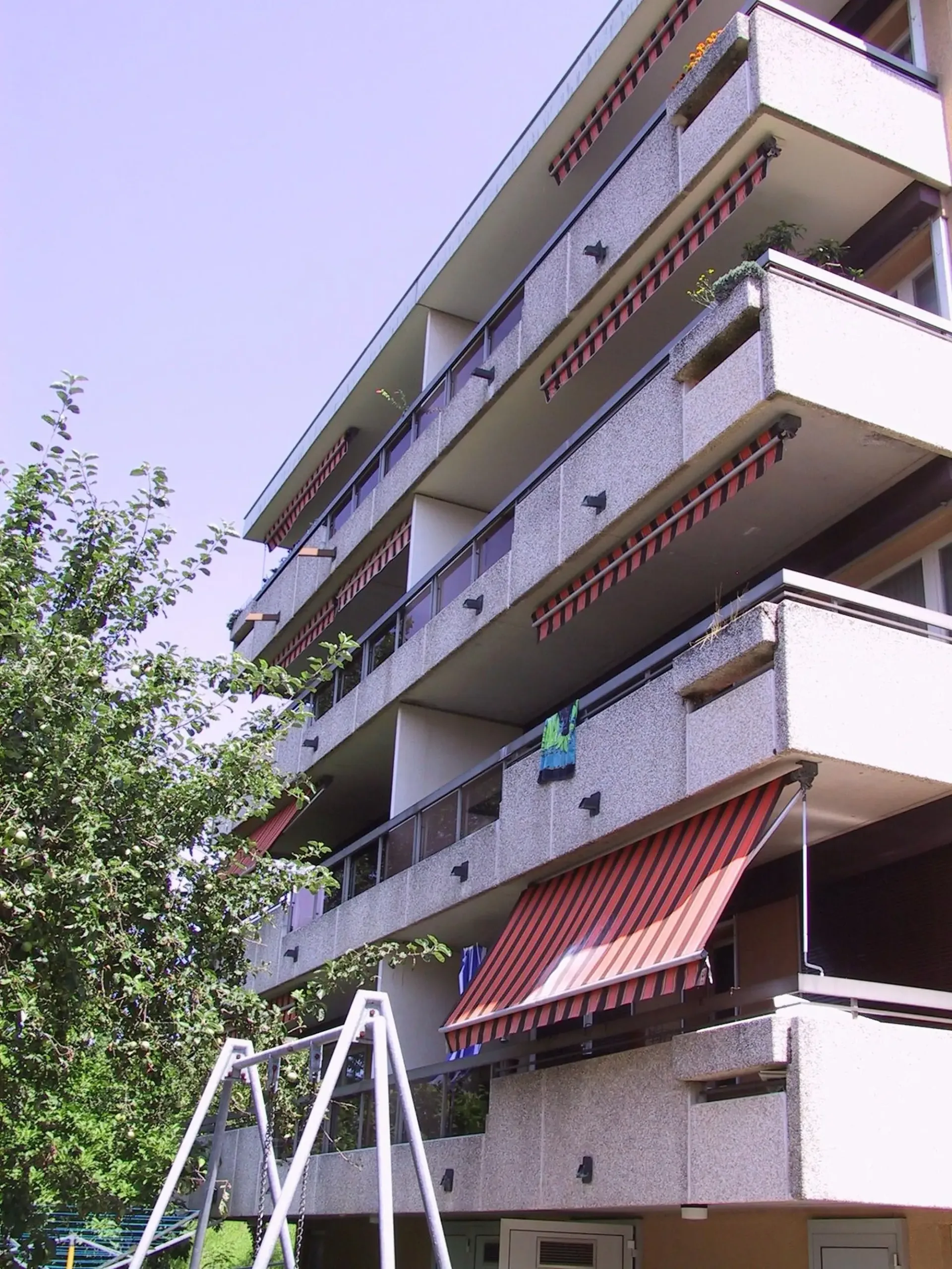 Parkplatz im Innenhof für Auto