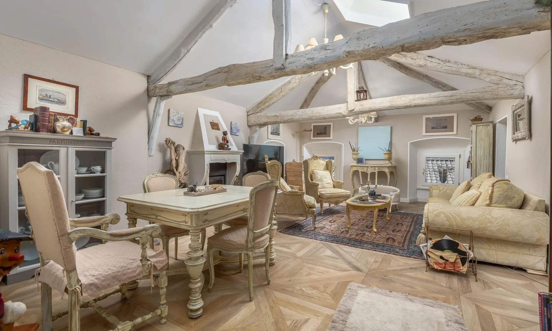 CARATTERISTICO ATTICO 4.5 A POCHI PASSI DAL LAGO A MAROGGIA