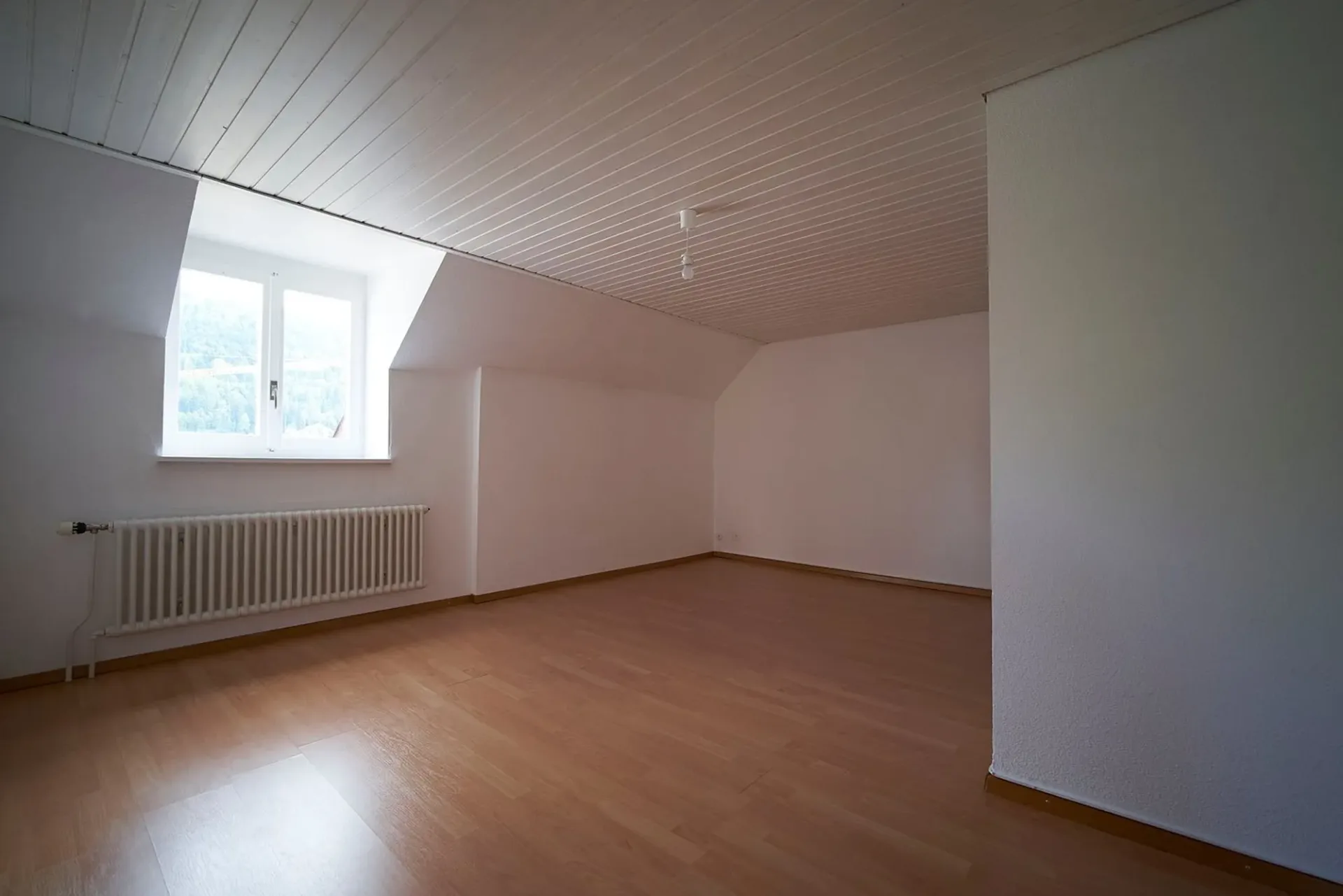 Charmantes und sehr helle 3-Zimmer-Wohnung mit separater Küche und Bad