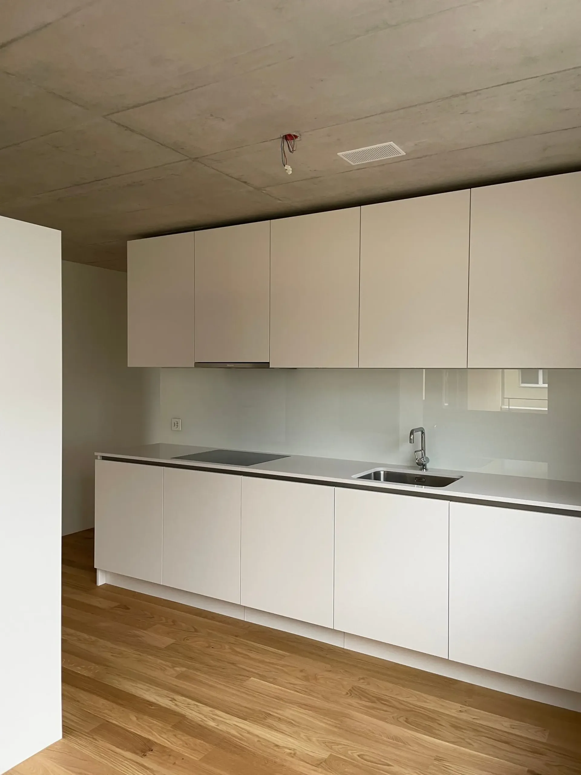 Grosszügige, moderne 3.5-Zimmerwohnung in Höri zu vermieten!