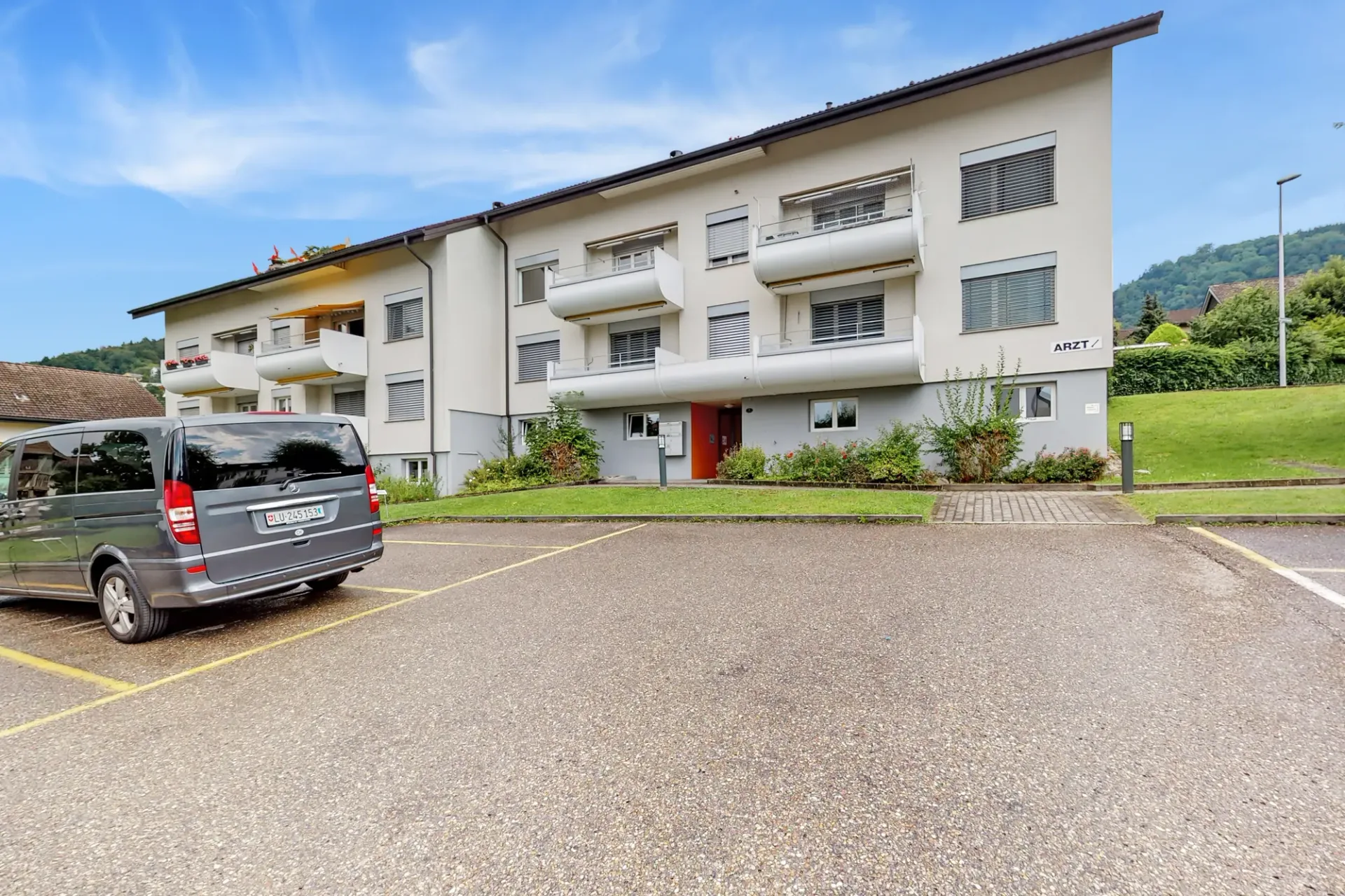Platz für die ganze Familie  frisch sanierte 5.5 Zimmer-Dachwohnung