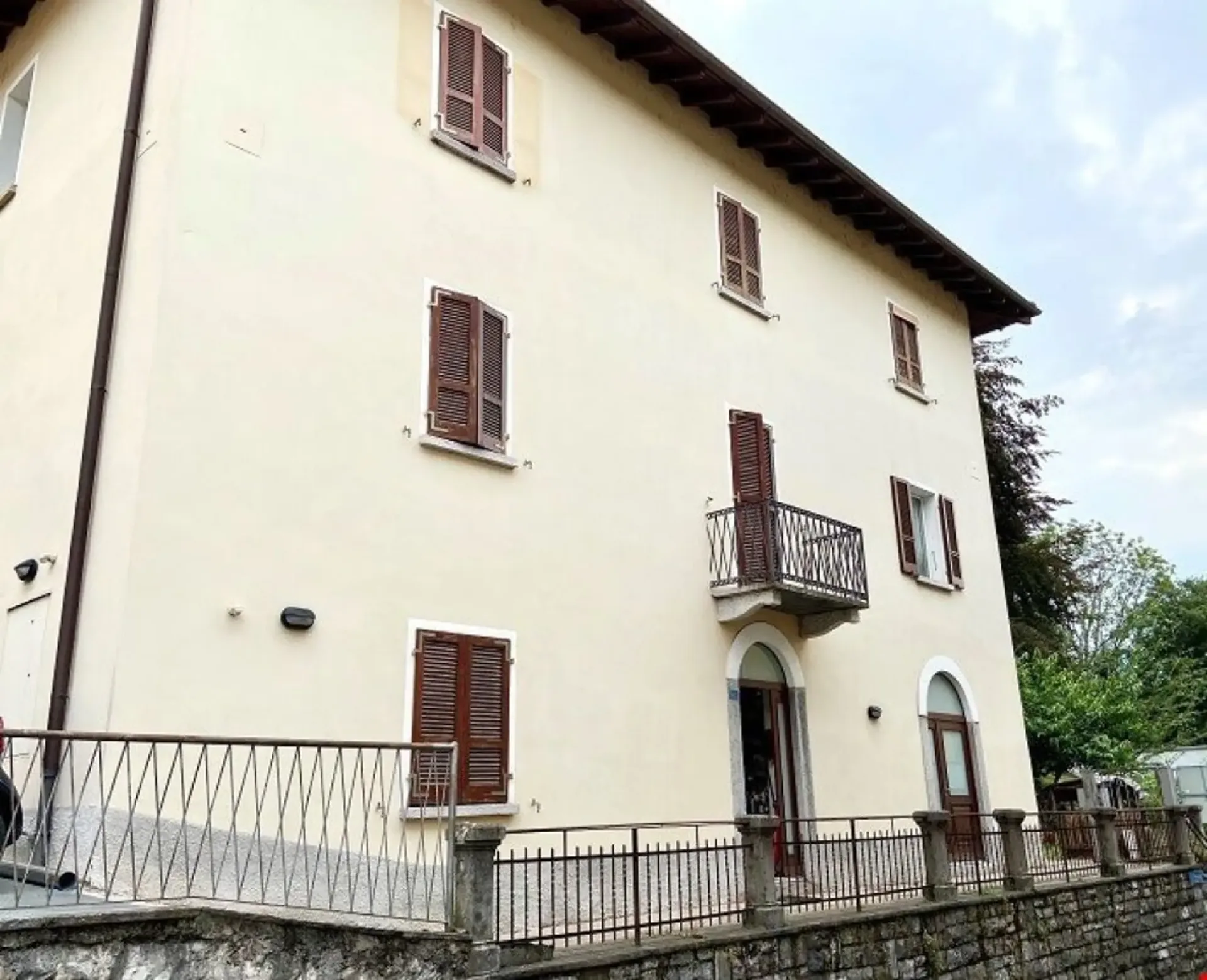 Renovierte Einfamilienhaus in grüner und ruhiger Lage