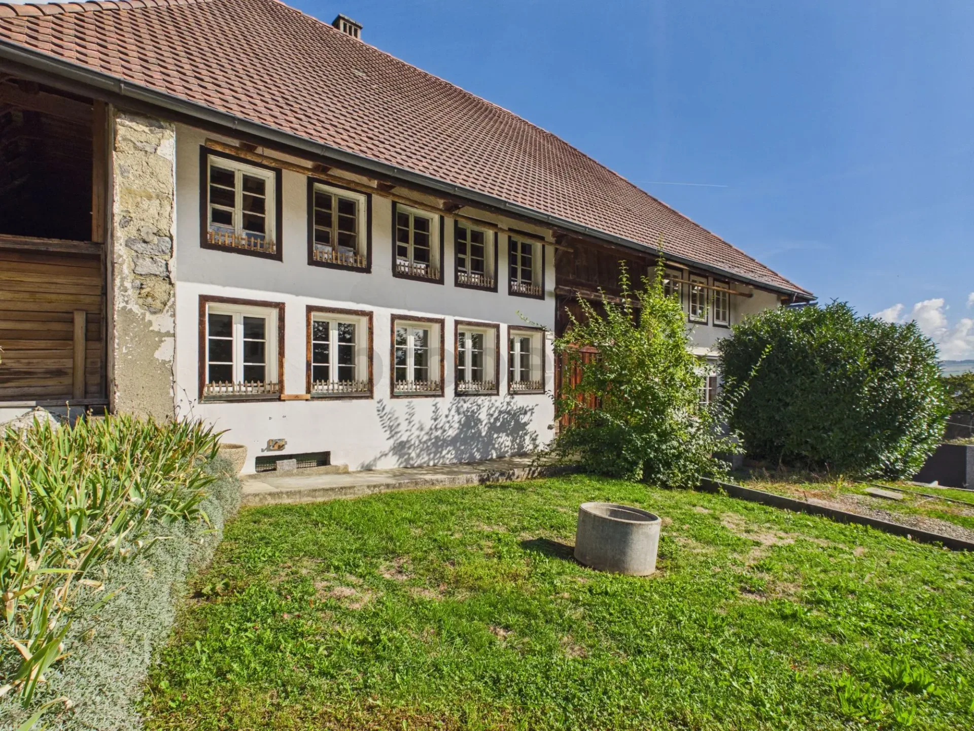 Charme historique de 1893, cinq chambres, situation calme et familiale