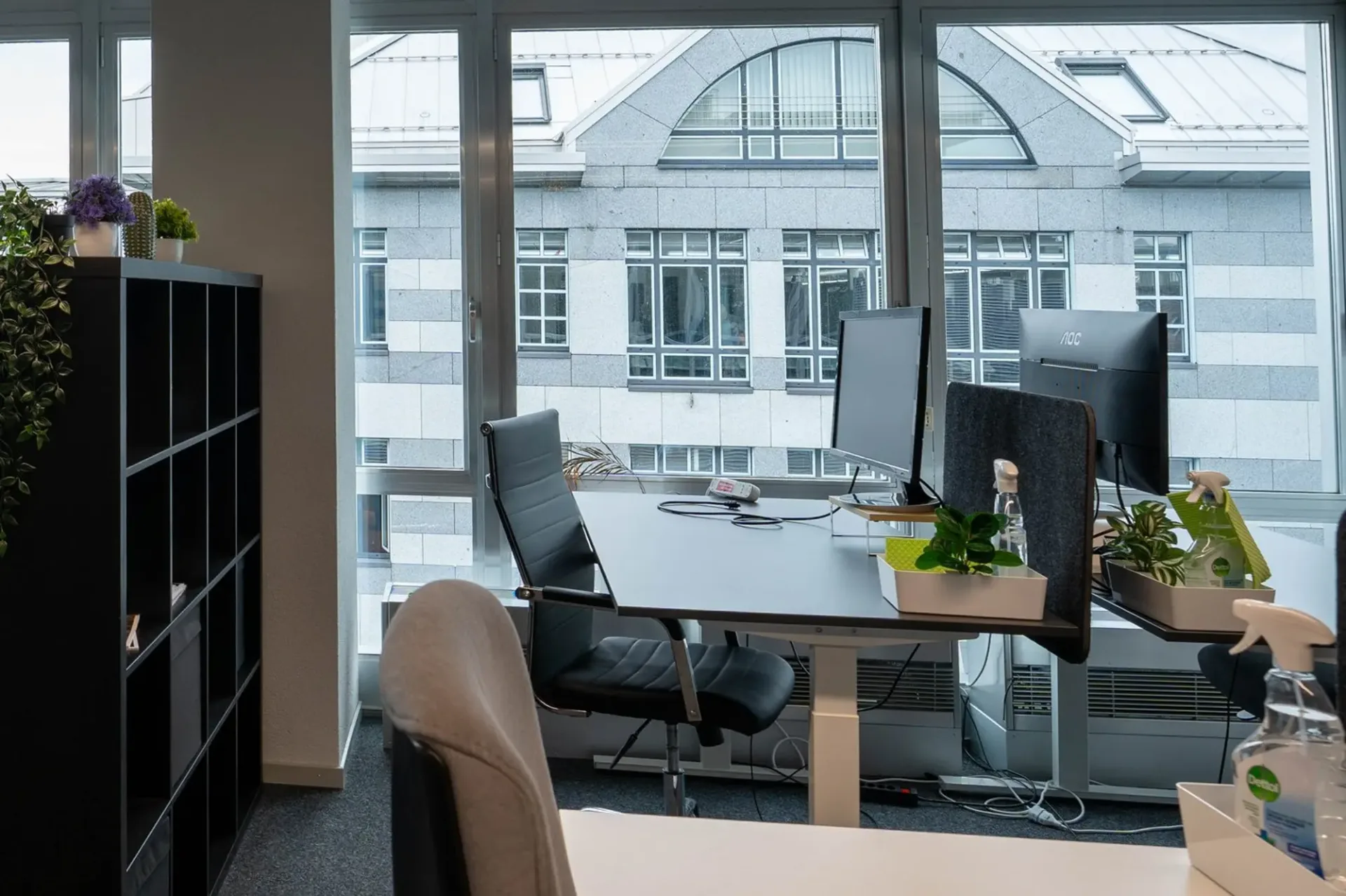 Coworking Desk an Top-Lage: nur 2 Min vom Bahnhof - diverse Abomodelle