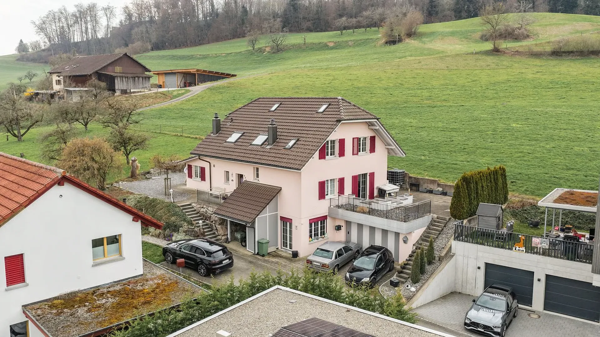 Grosszügiges 6.5-Zimmer-Einfamilienhaus mit Kamin in Top-Lage