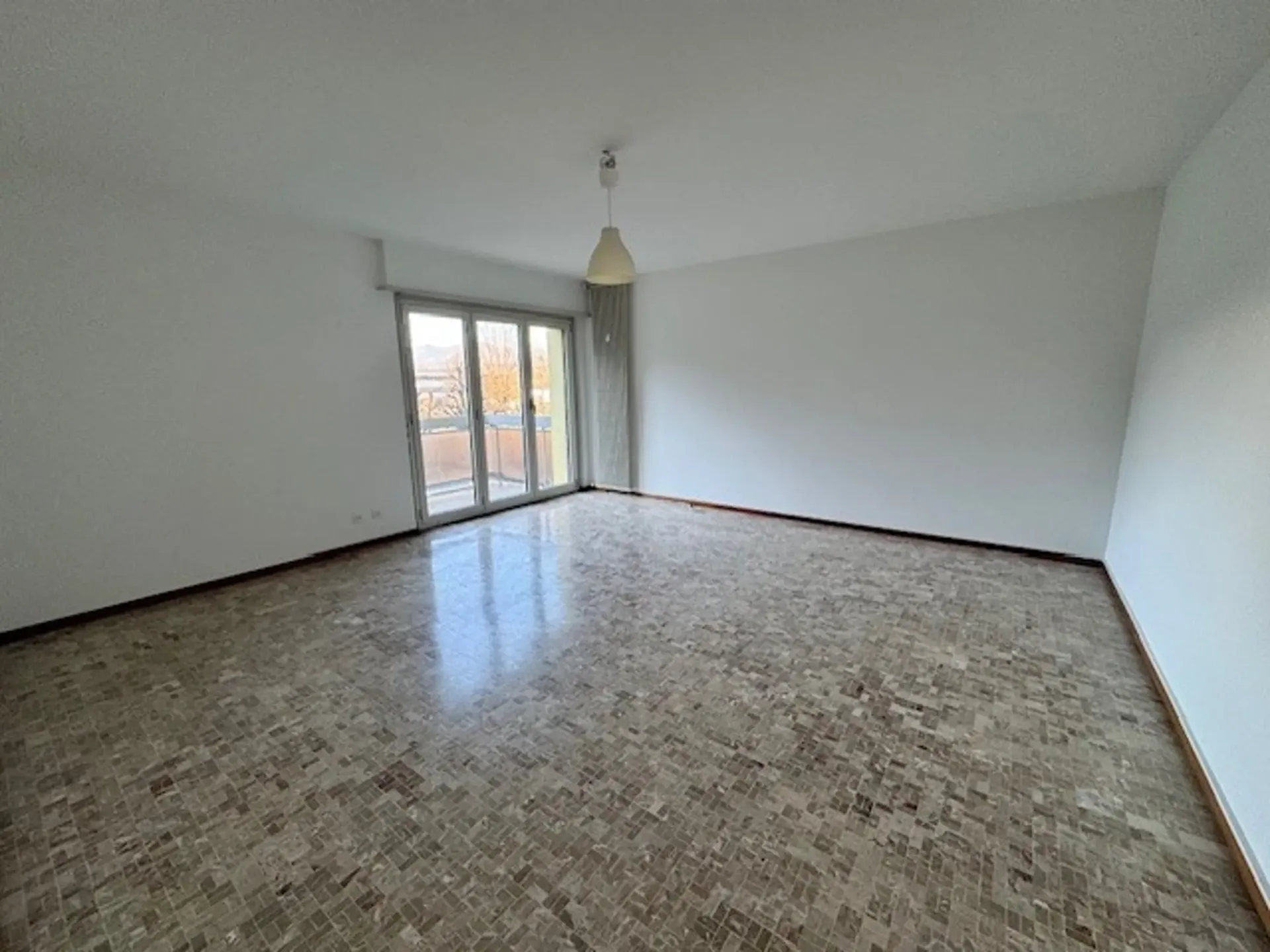 Chiasso - 1.5 pièces à louer au 6ème étage