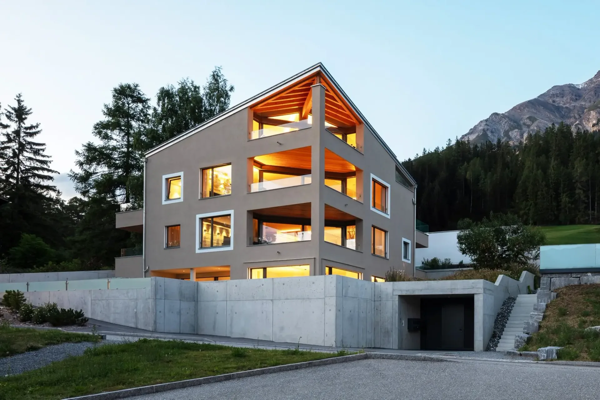 Hochwertige Eigentums-Wohnung (4,5 Zi.) in Lenz (GR)