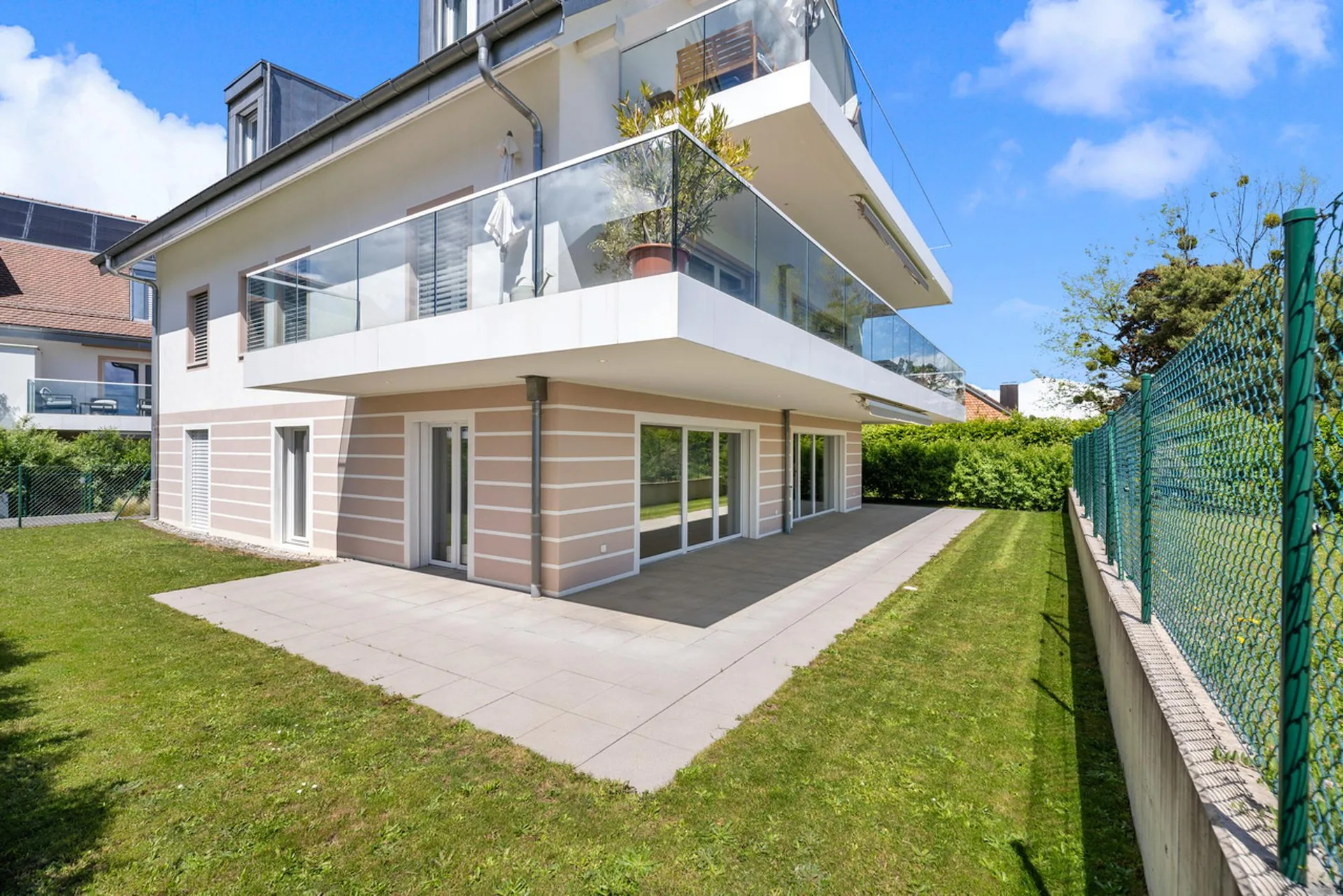 Etoy - 4,5-Zimmer-Wohnung mit Seeblick und Alpenblick