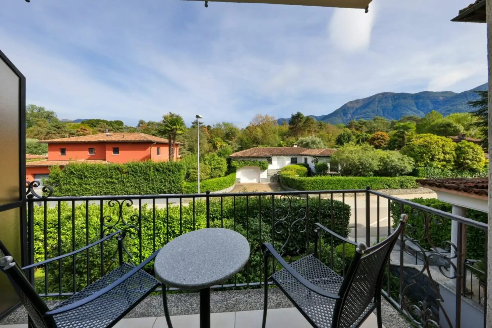 Ascona von seiner schönsten Seite - Wohnen zwischen Golf, See und mediterranem Lebensgefüh
