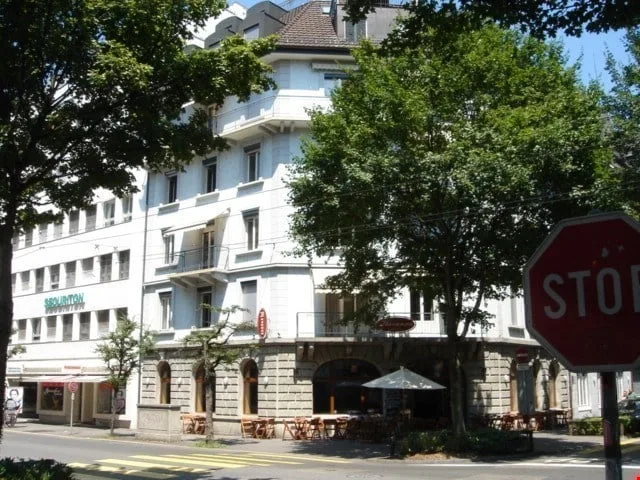 Place de garage avec ascenseur pour voitures au cœur de la ville de Lucerne - N° 5