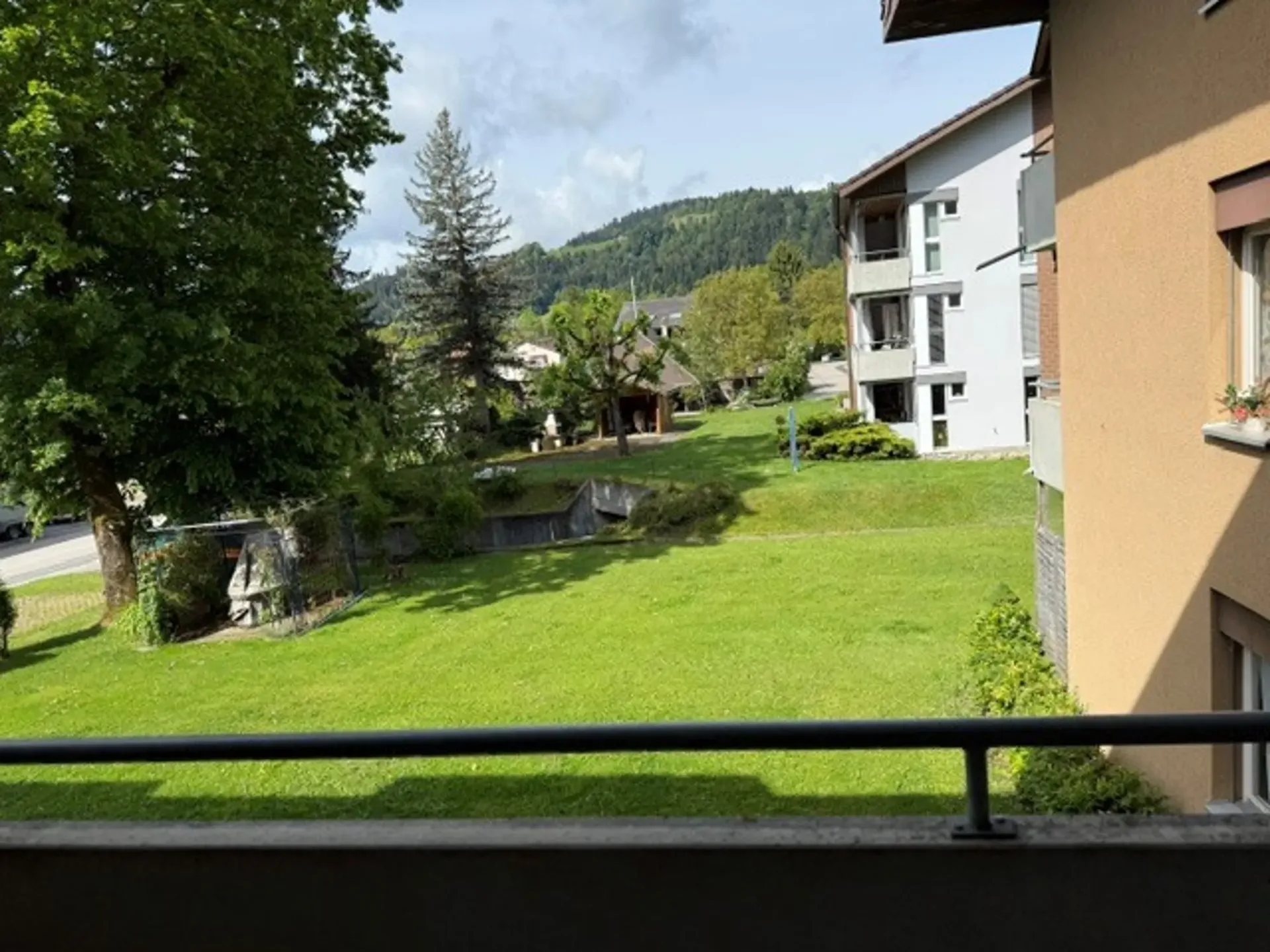 Bright 3-room apartment with balcony in Zollbrück