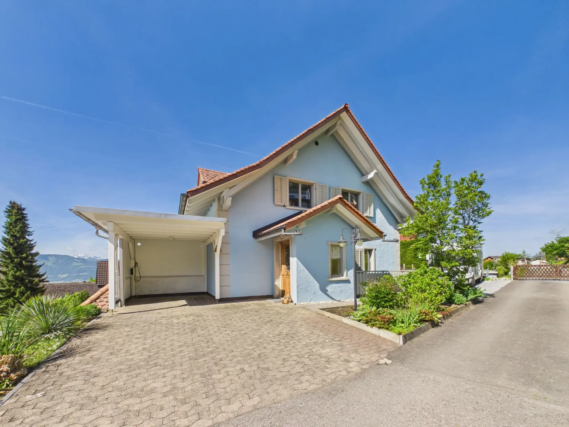 Einfamilienhaus mit Wintergarten, grosser Werkstatt und Hobbyraum sowie wunderschöner Weitsicht