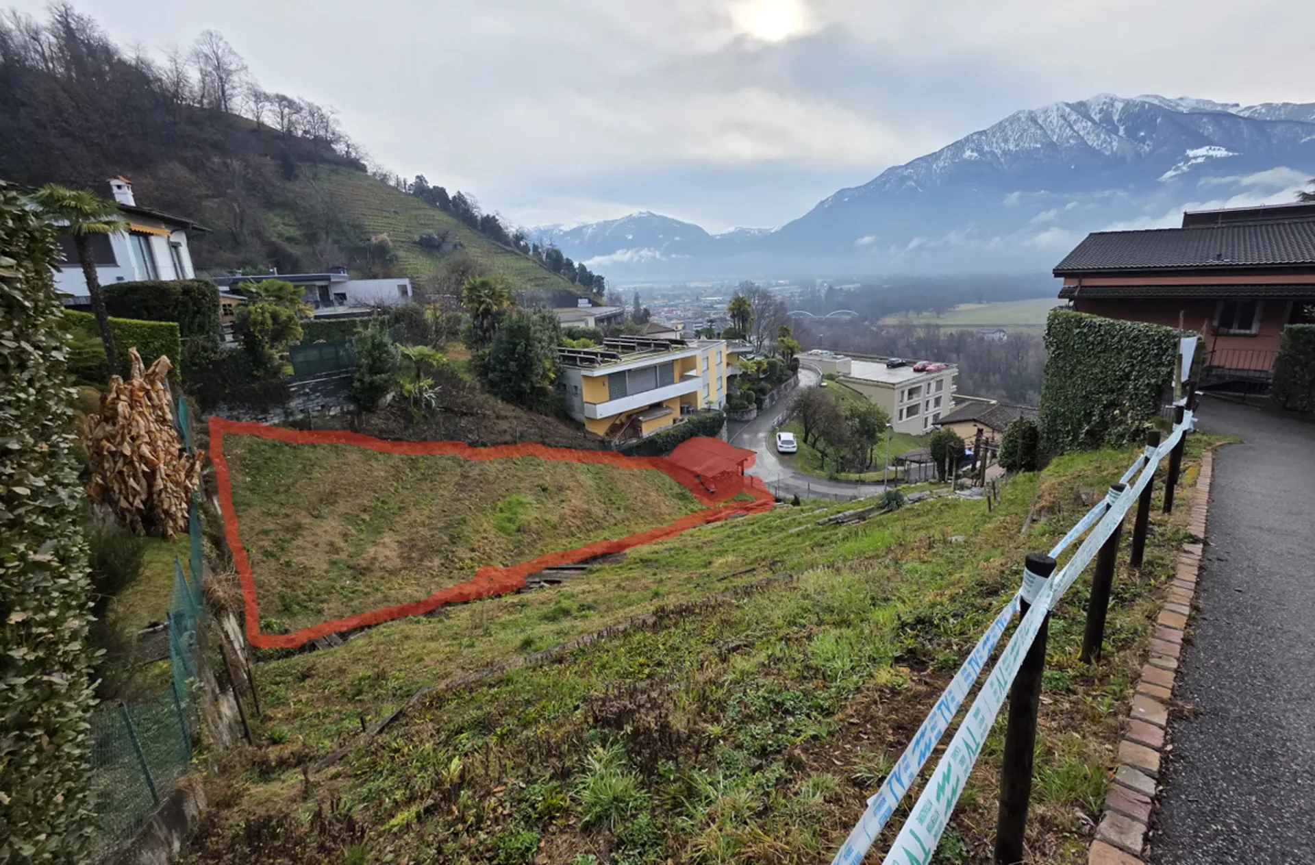 Geräumiges Baugrundstück in der Nähe aller Dienstleistungen, Gordola