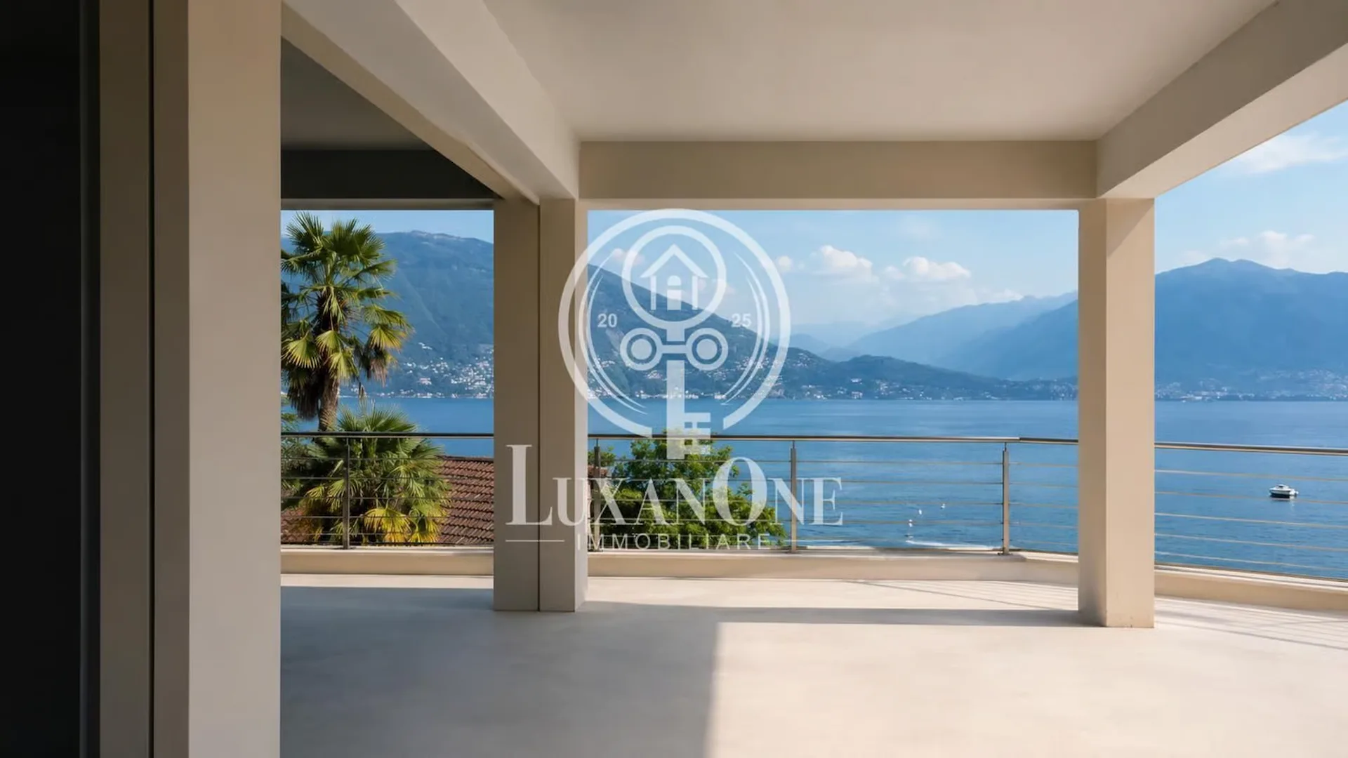 Dream apartment with lake view and private beach in Ranzo