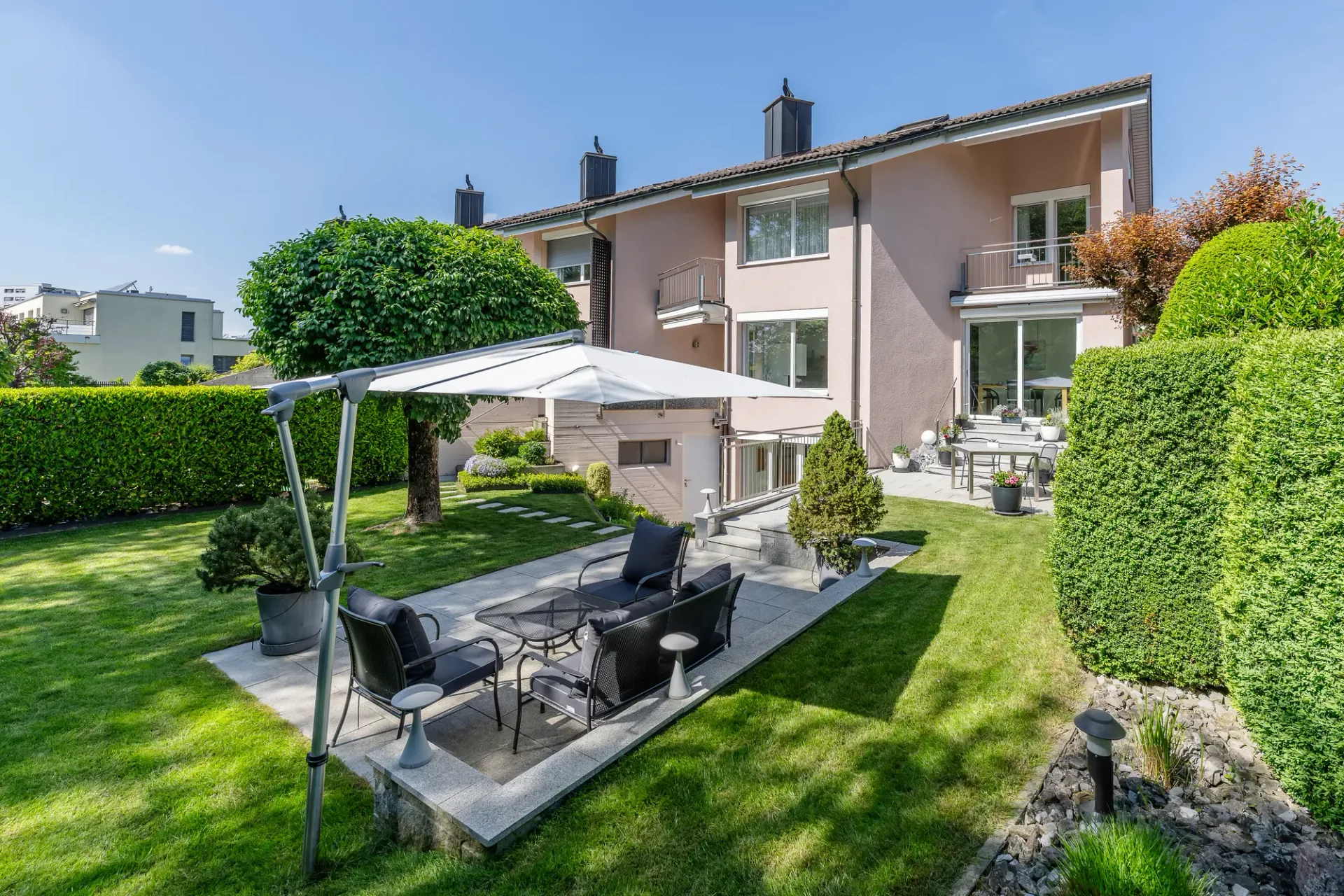 Familienparadies mit sonnenverwöhnten Garten