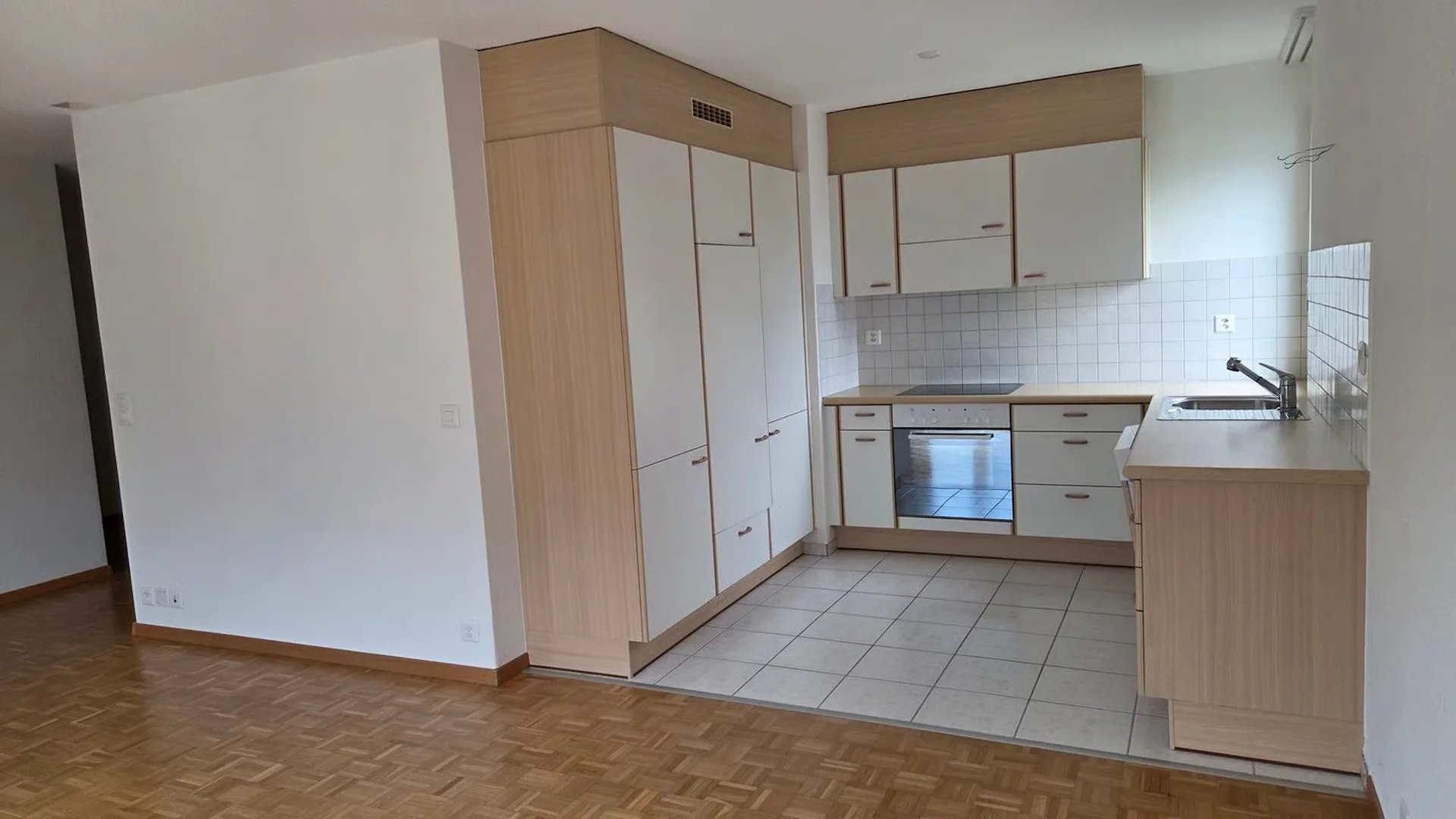 Wohnung in einem Gebäude mit Aufzug.