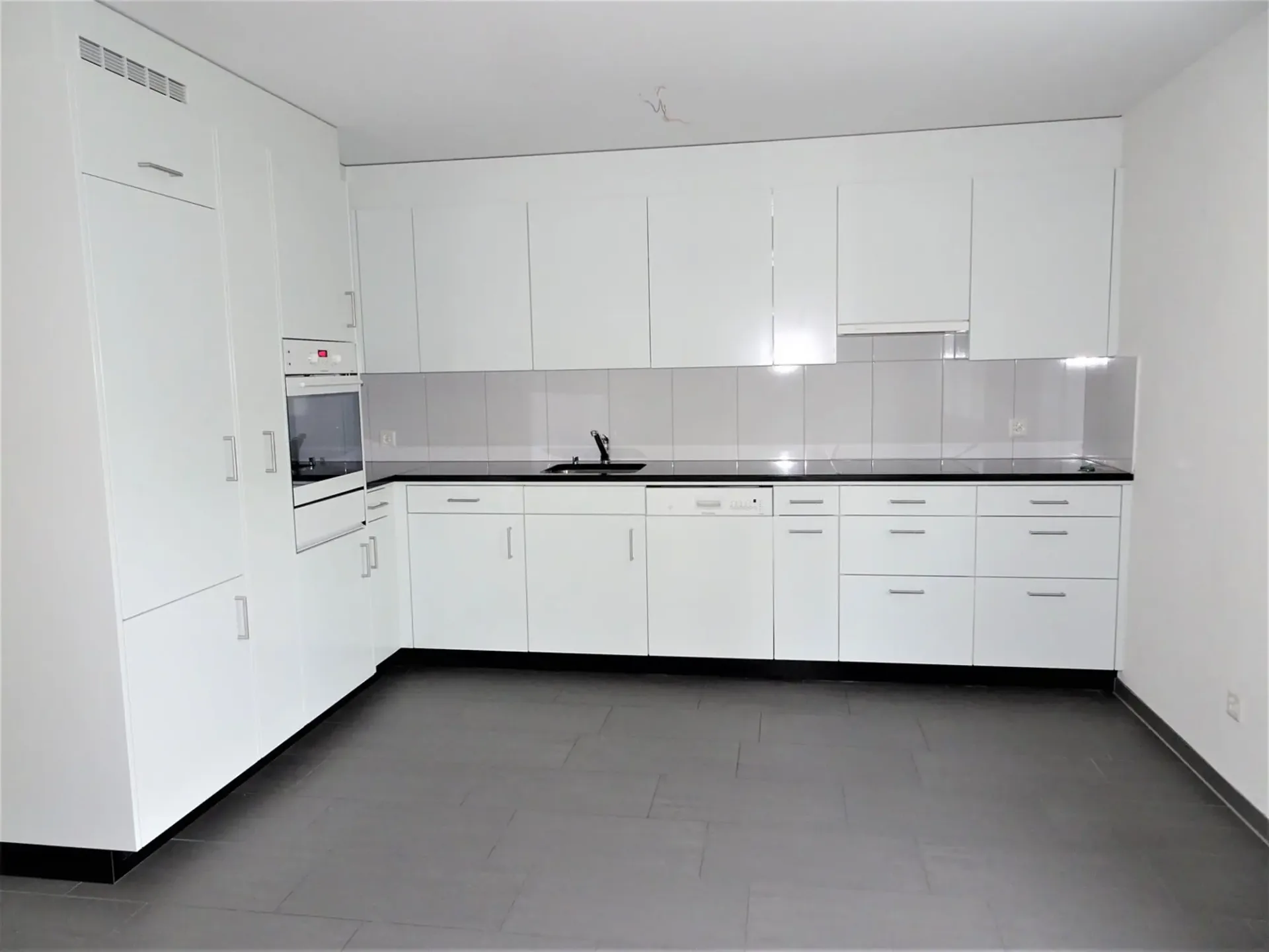 Appartement ensoleillé de 4,5 pièces avec grand balcon