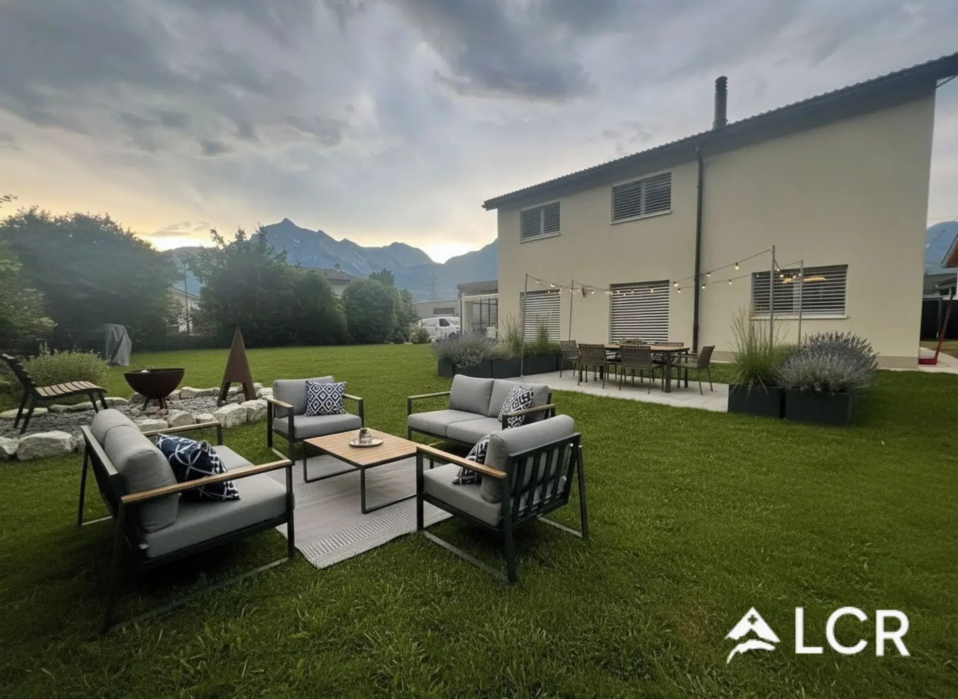 Schönes Einfamilienhaus mit 5.5 Zimmern in Aproz / 4 Schlafzimmer / 1 Büro / Großer privater Garten / 4 Parkplätze