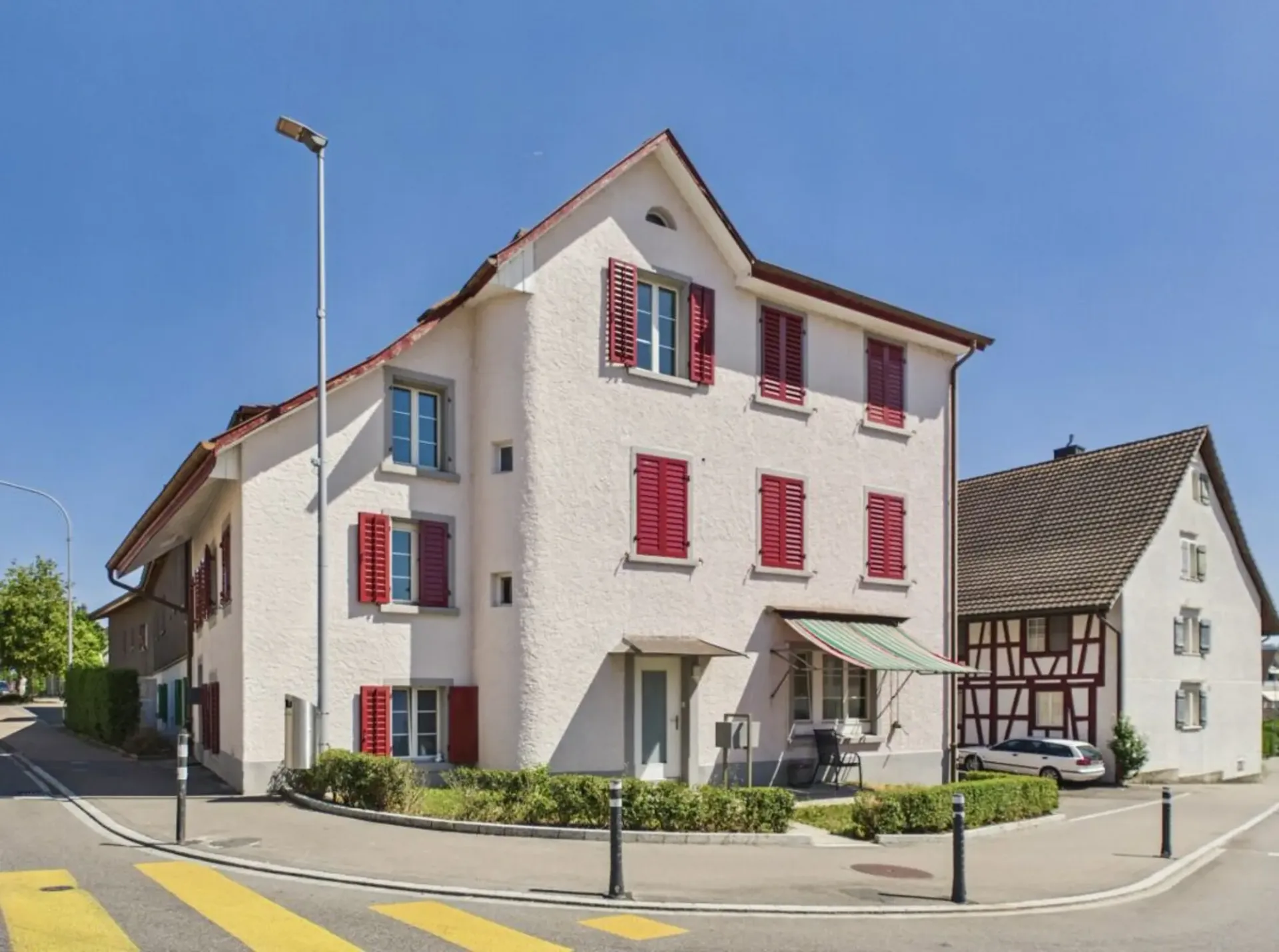 Attractive two-family house with rental potential in a central location